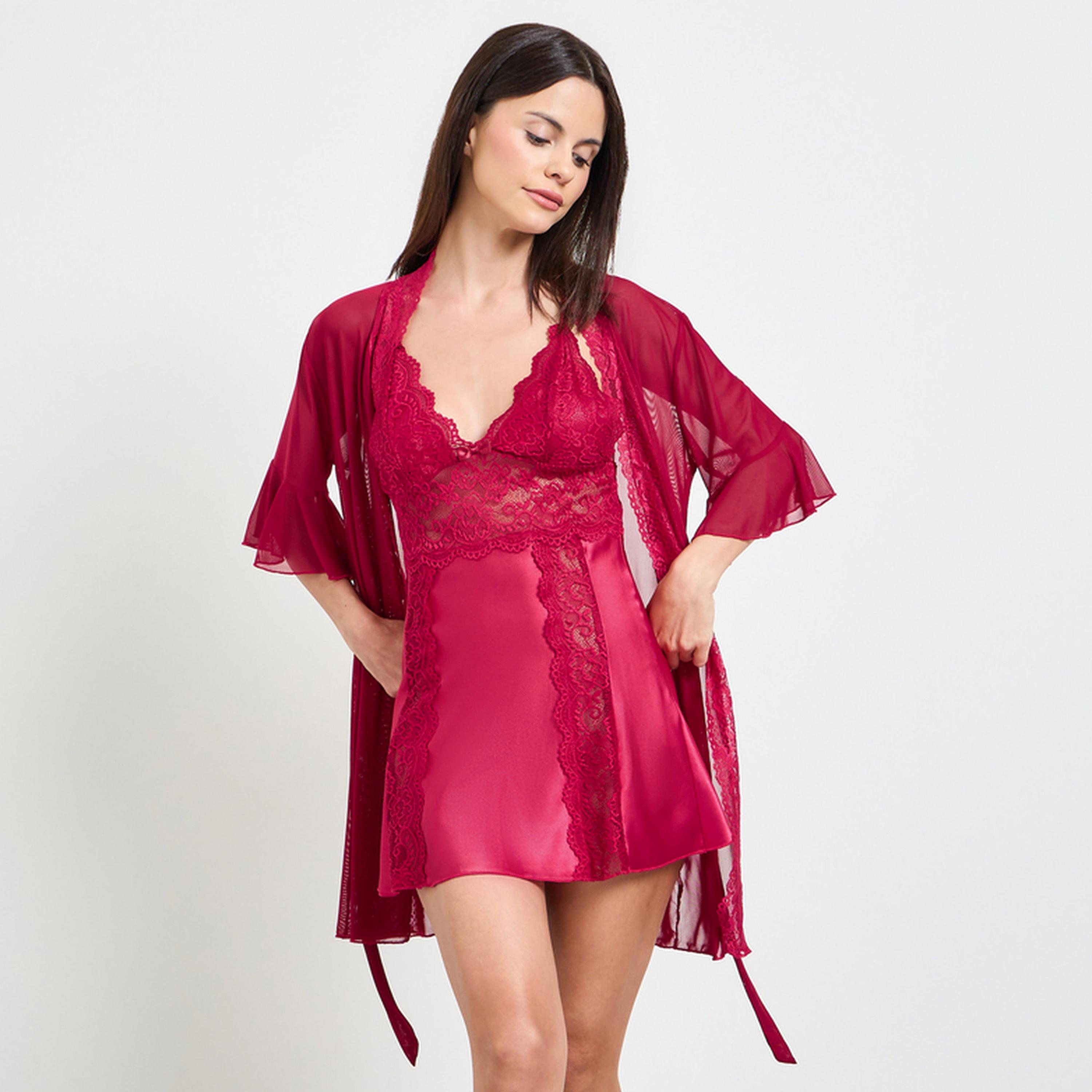طقم من روب وقميص نوم بتفاصيل دانتيل-women-clothing-nightwear-robes-image-1