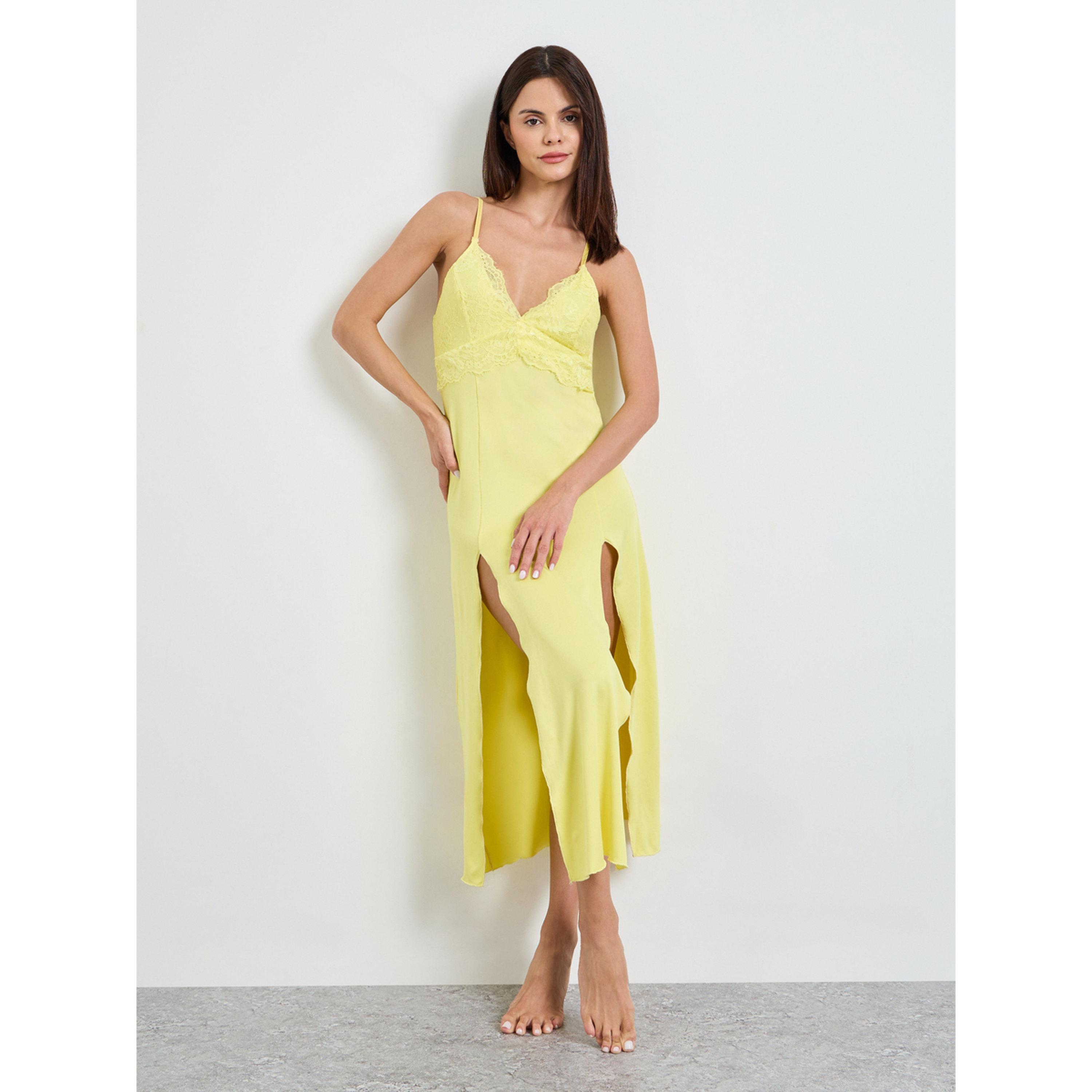 قميص نوم بفتحة جانبية وتفاصيل دانتيل باللون الأصفر-women-clothing-nightwear-nighties-image-1