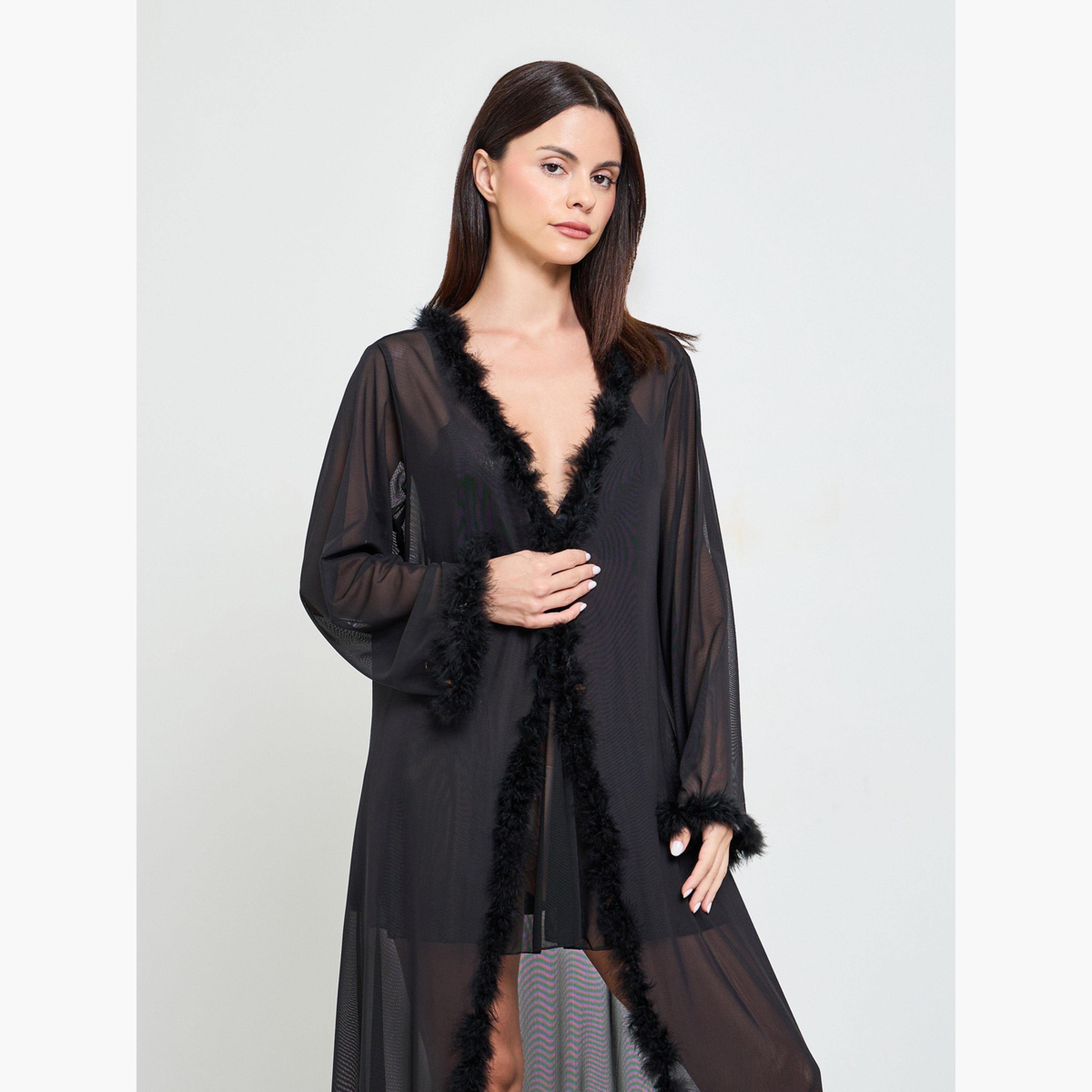 طقم من روب وقميص نوم بقماش شبكي وتفاصيل ريش صناعي-women-clothing-nightwear-robes-image-2