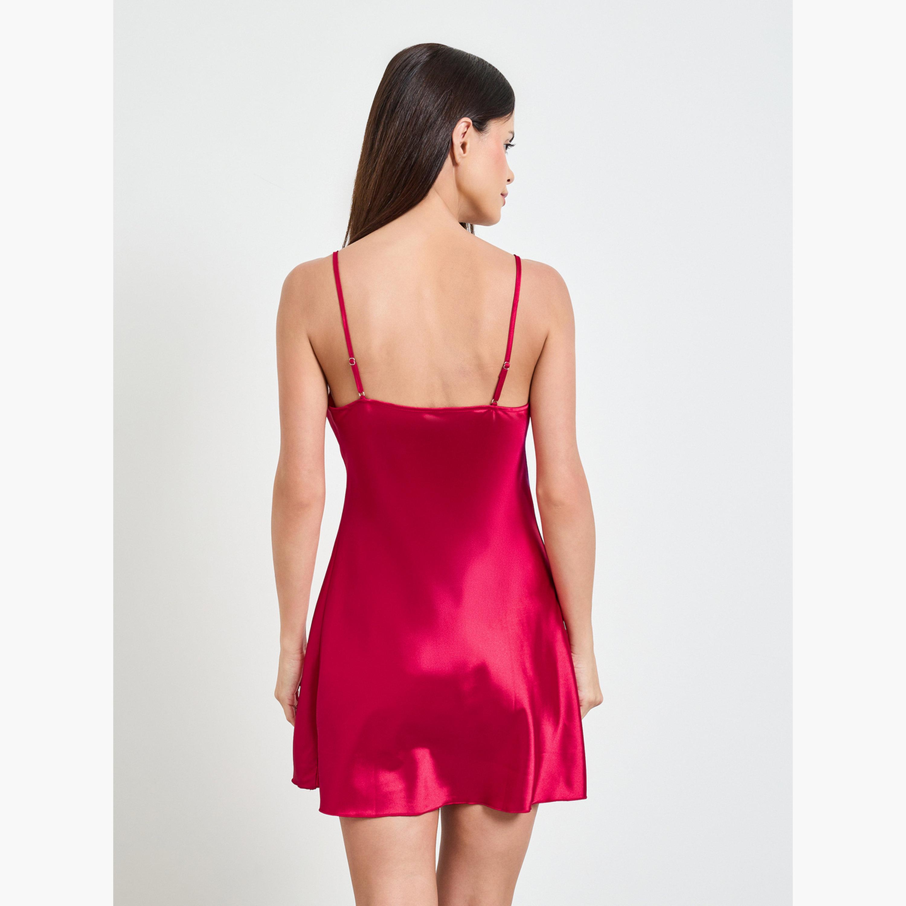 طقم من روب وقميص نوم بتفاصيل دانتيل-women-clothing-nightwear-robes-image-6