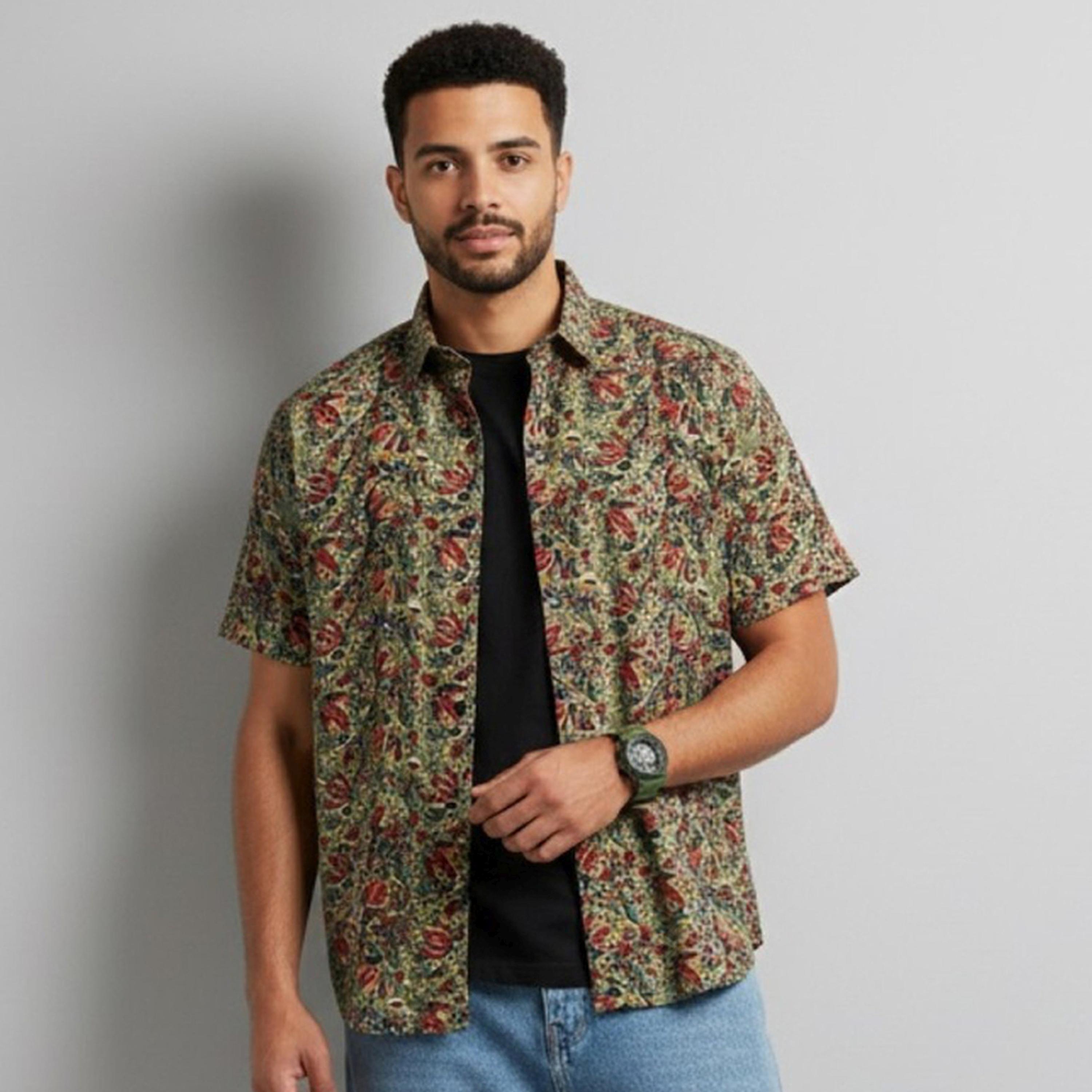 ترولوم & × ستايلي - قميص رجالي كاجوال أخضر مطبوع عليه رسومات-men-clothing-shirts-image-1