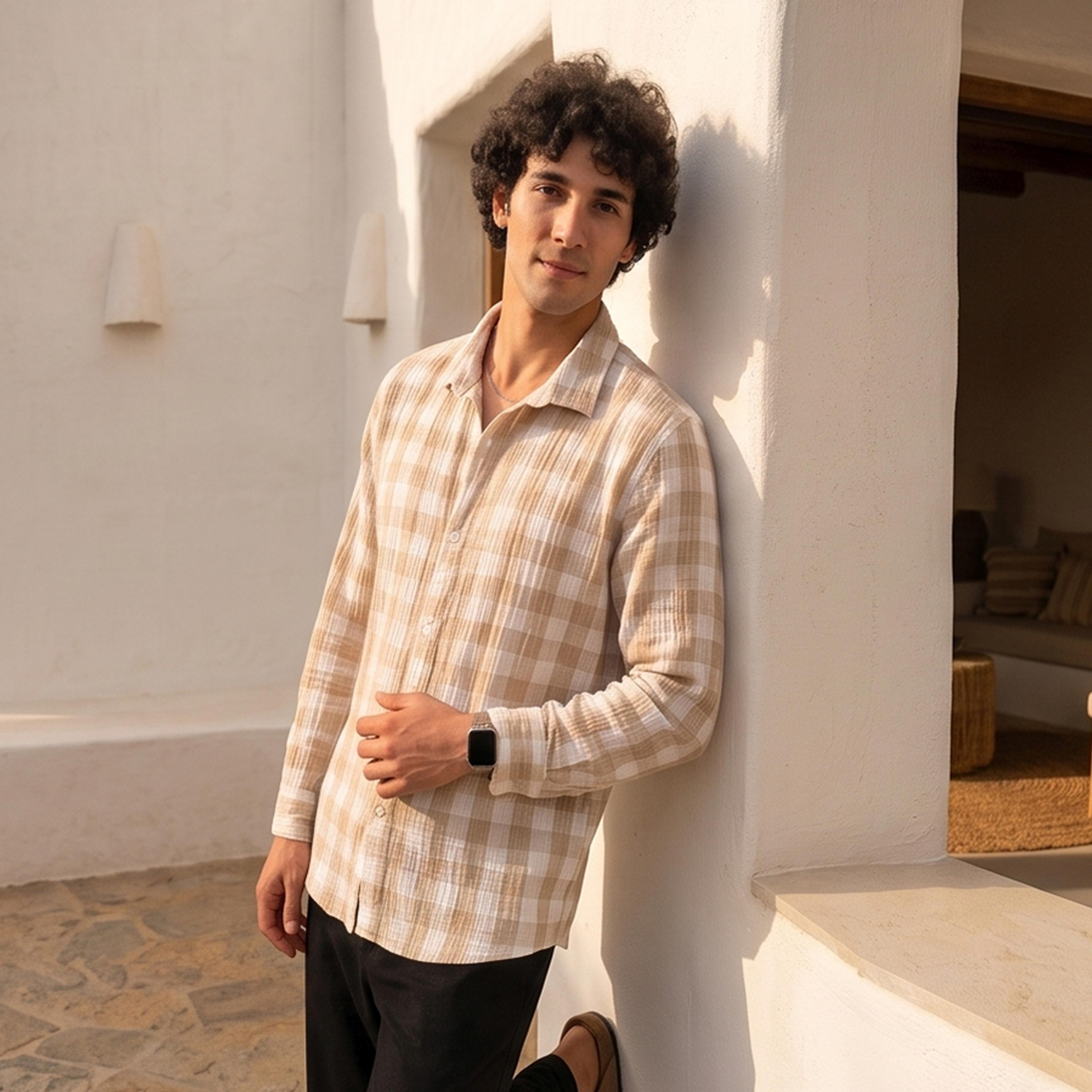 قميص كاجوال بنمط مربعات وقصة مريحة للرجال-men-clothing-shirts-image-1