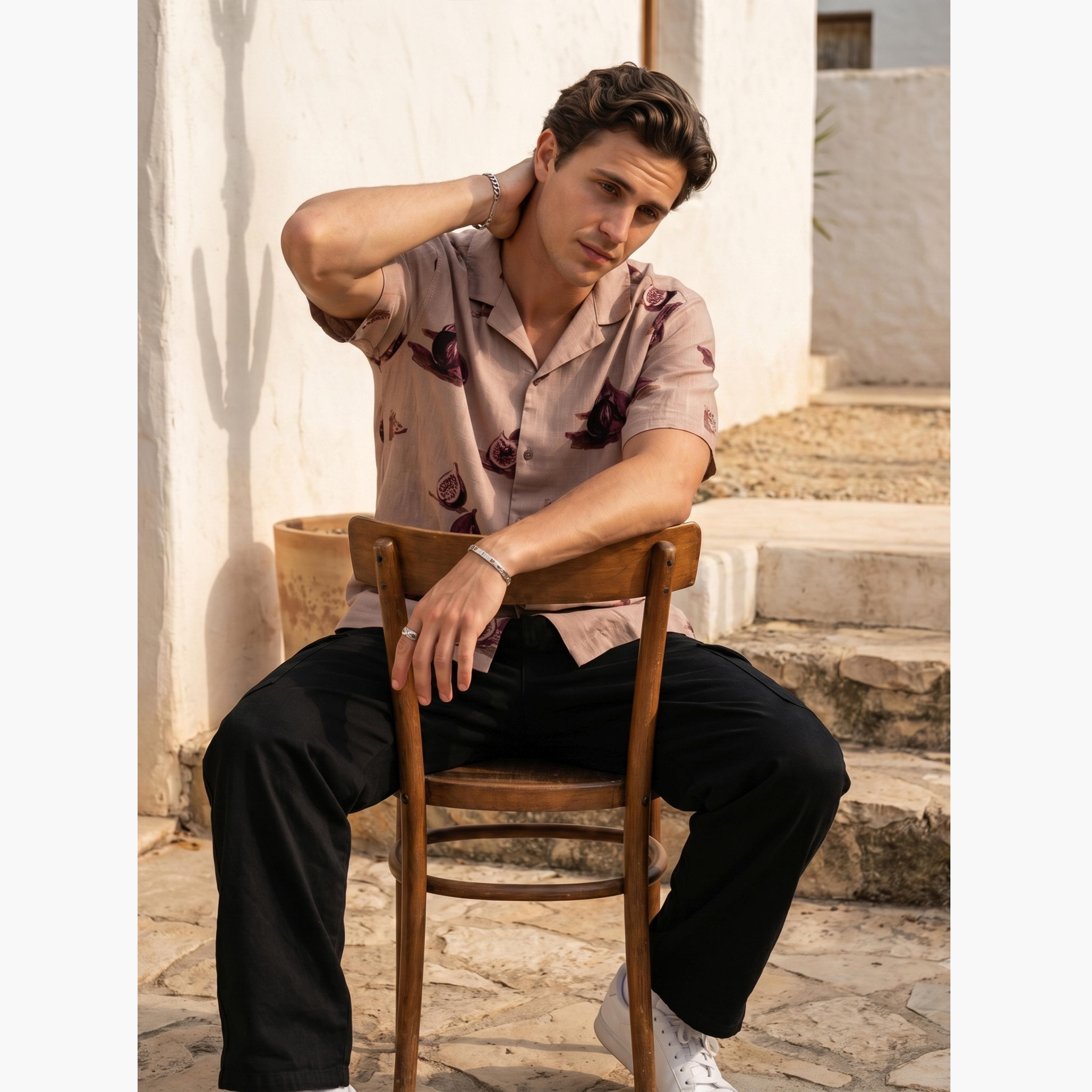 قميص بقصة مريحة وياقة ريزورت وطبعة تين بالكامل للرجال-men-clothing-shirts-image-2