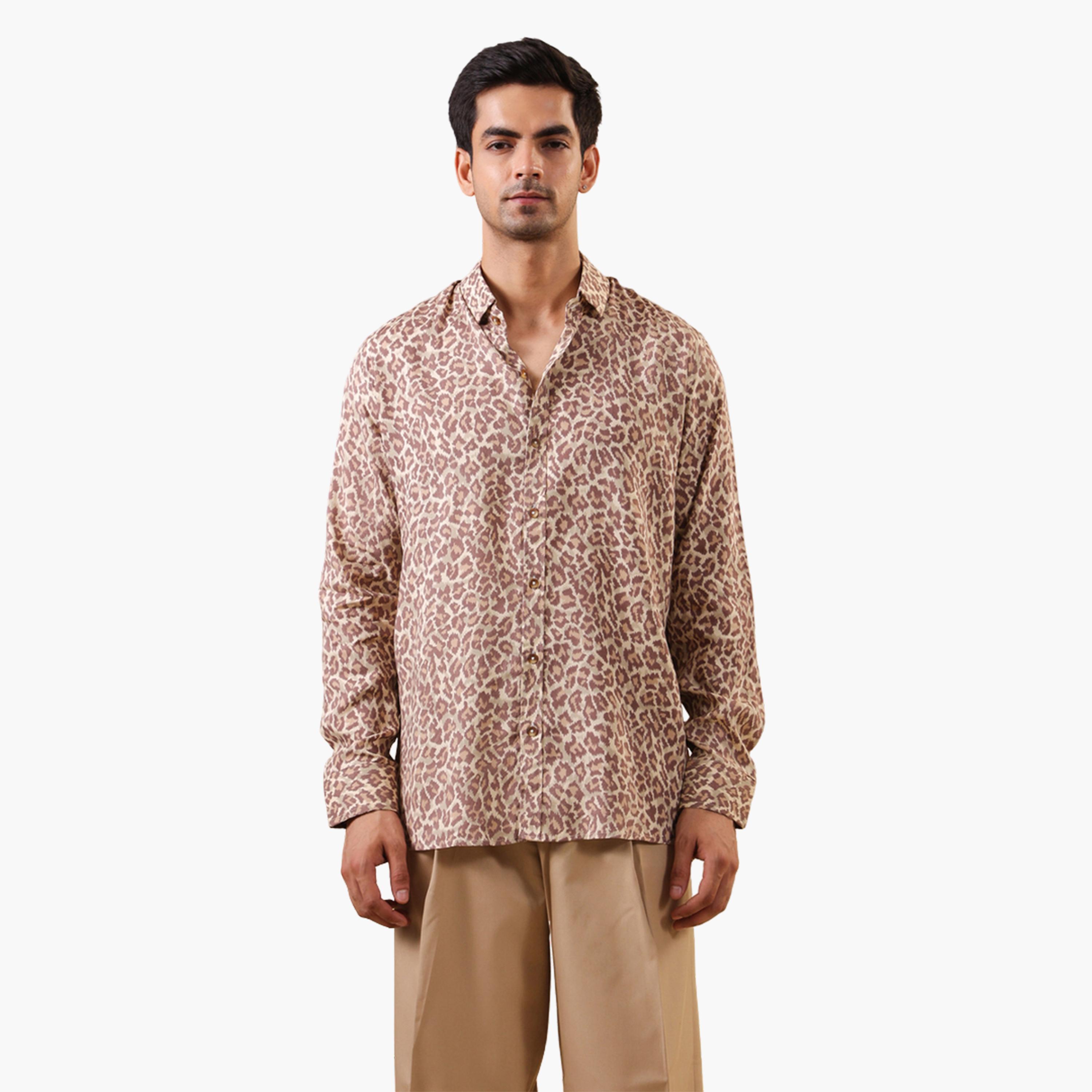 قميص قطن بطبعة حيوانات وقصة مريحة للرجال-men-clothing-shirts-image-1