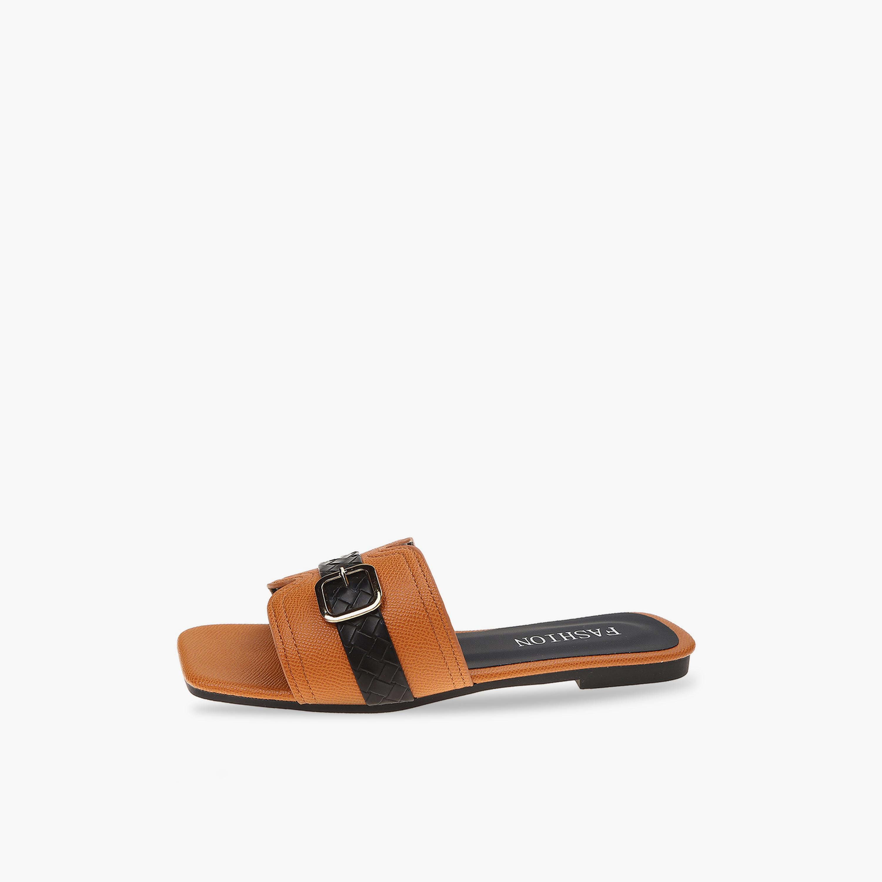 صندل فلات بتفاصيل إبزيم-women-shoes-sandals-flats-image-1