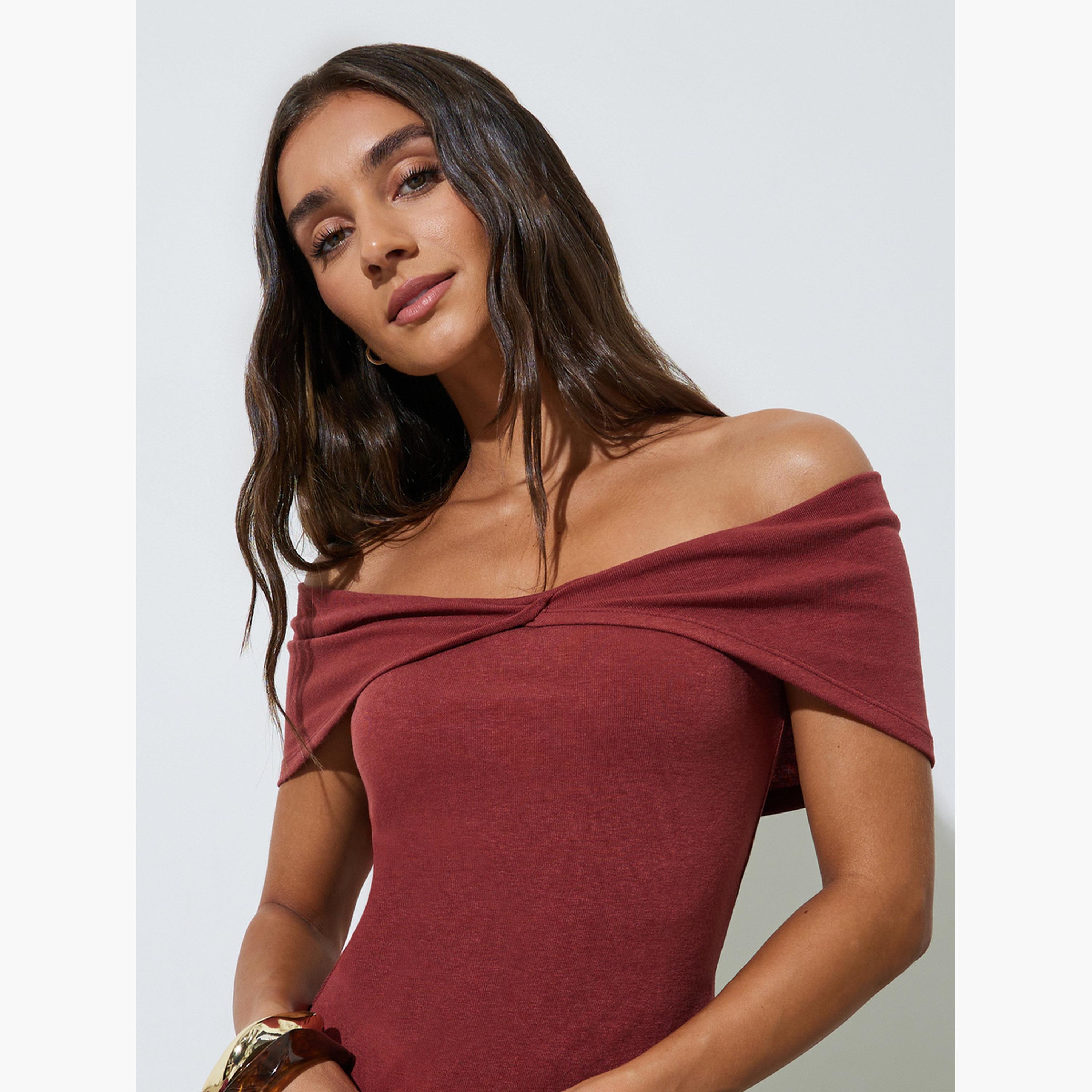 Styli Burgundy Solid Off Shoulder Crisscross Knit Top-women-clothing-shirtsandblouses-blouses-image-3