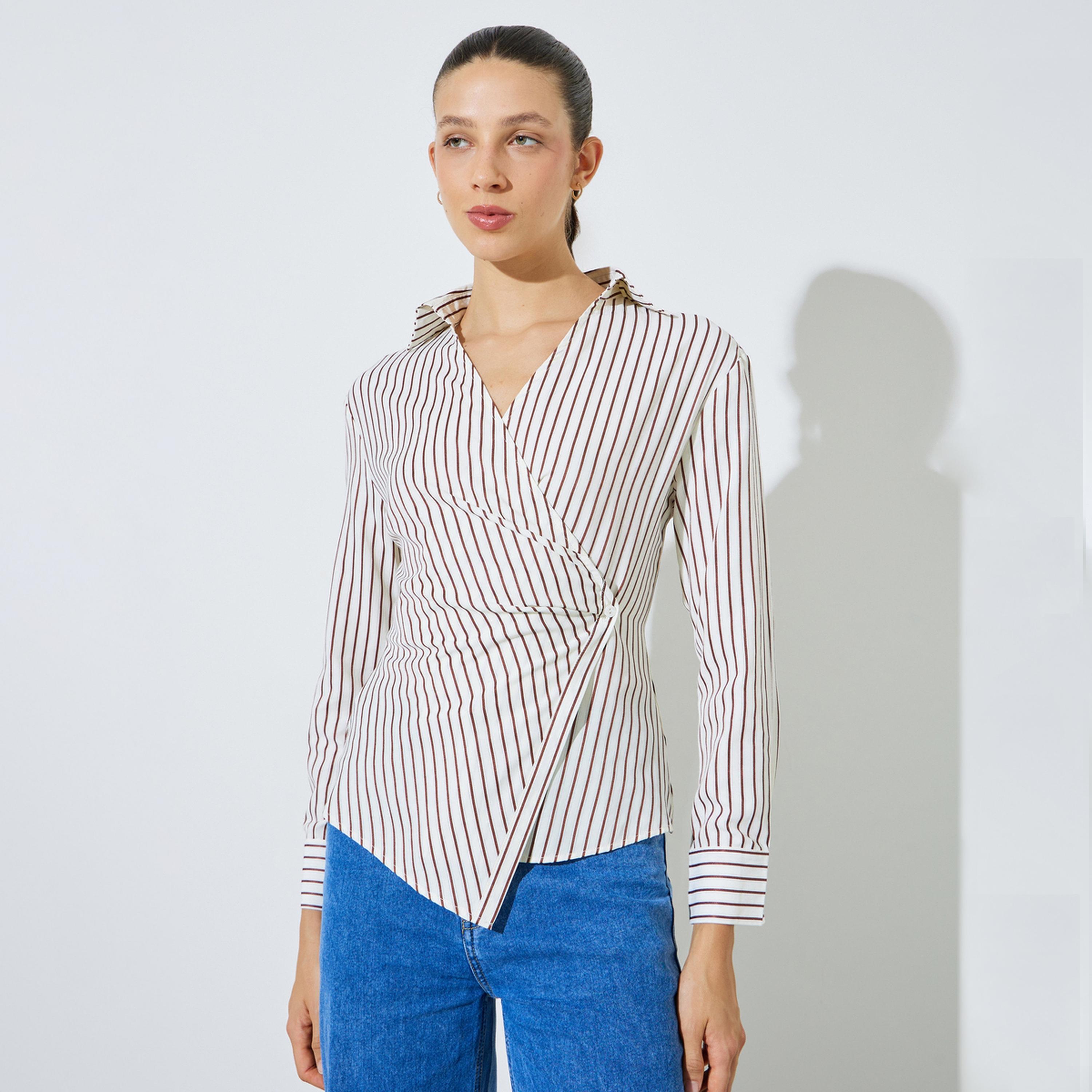 ستايلي - بلوزة لف مخططة بلون أبيض كريمي بياقة مفتوحة-women-clothing-shirtsandblouses-blouses-image-1