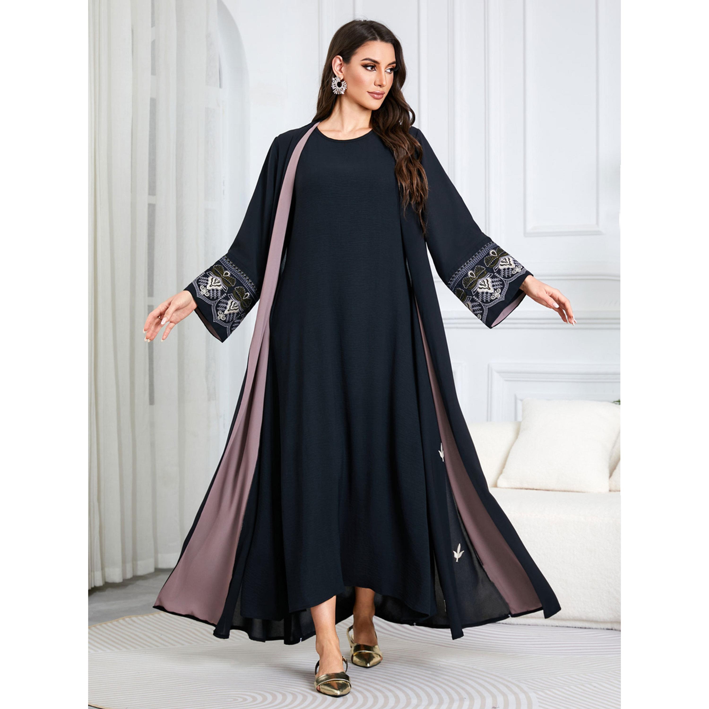 عباية طويلة مفتوحة من الأمام ومطرزة لون أسود-women-arabicclothing-abayas-image-3