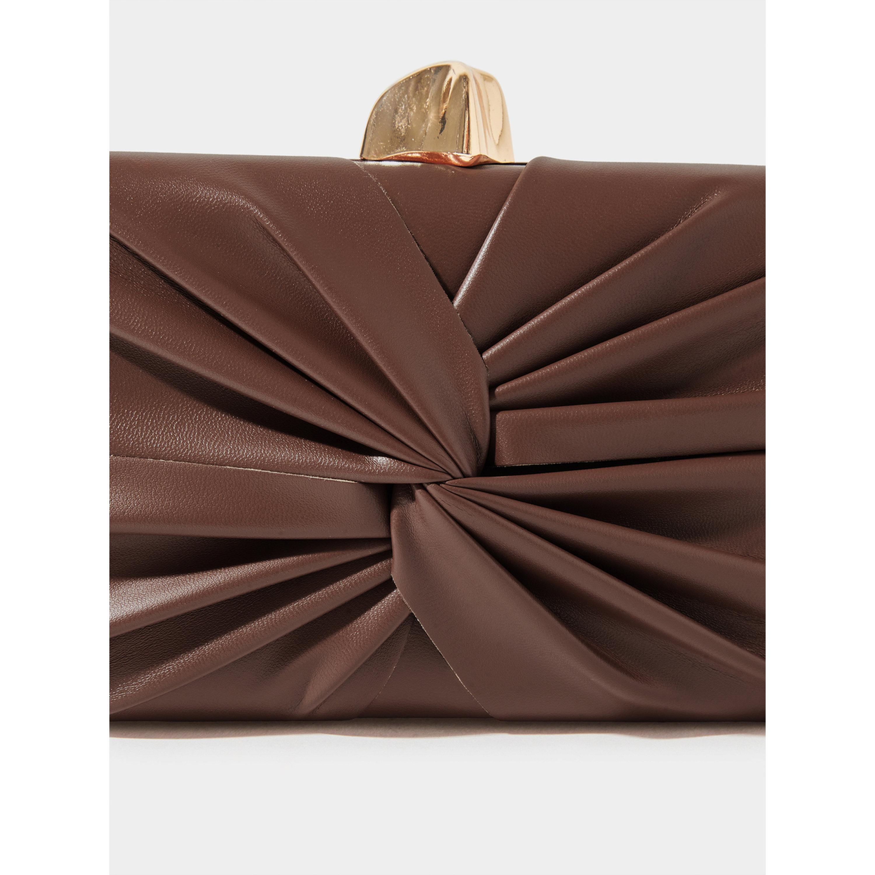 شنطة كلاتش بهيكل صلب بتفاصيل زم وحزام سلسلة باللون البني-women-bagsandwallets-handbags-image-4