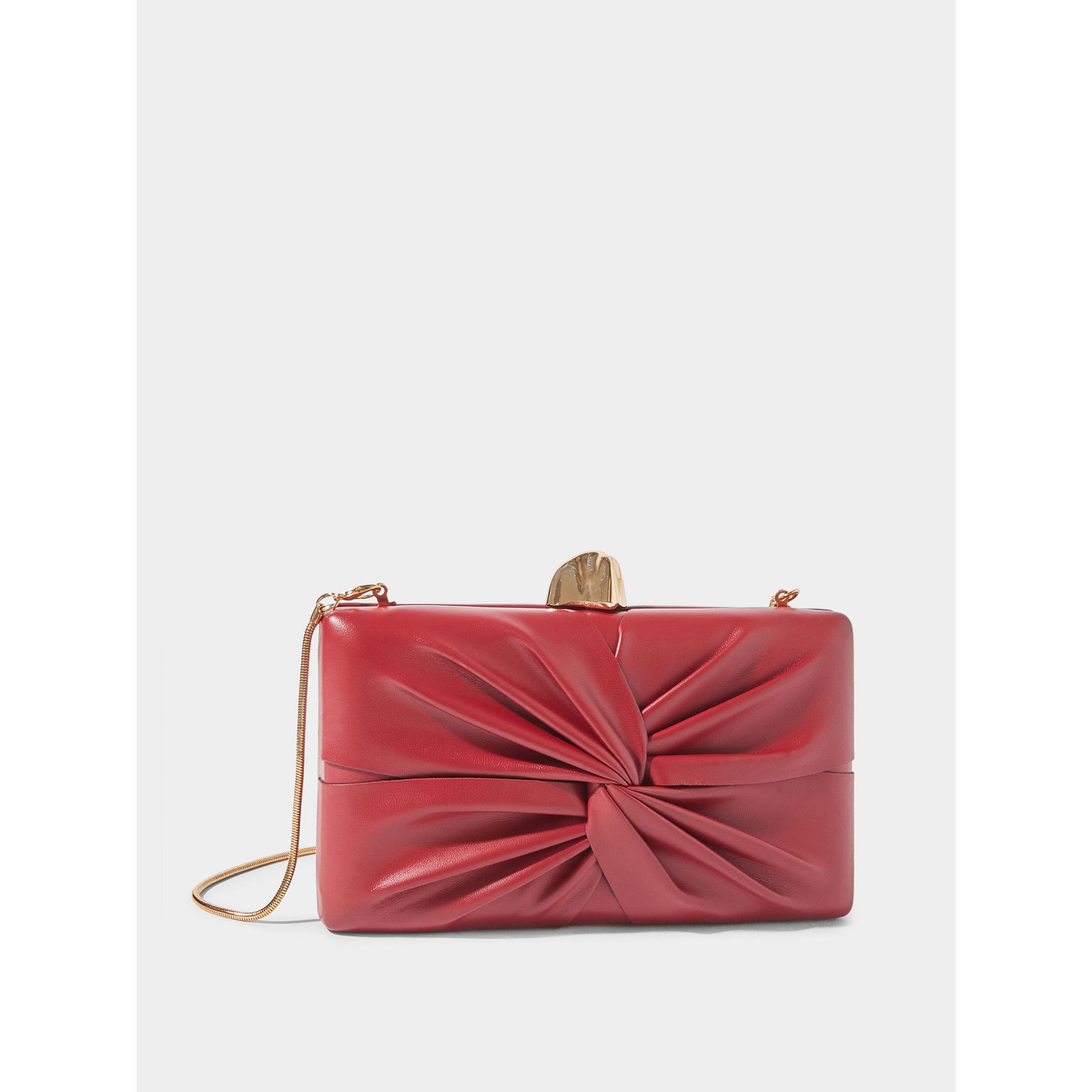 شنطة كلاتش بهيكل صلب بتفاصيل زم وحزام سلسلة باللون البرغندي-women-bagsandwallets-handbags-image-1