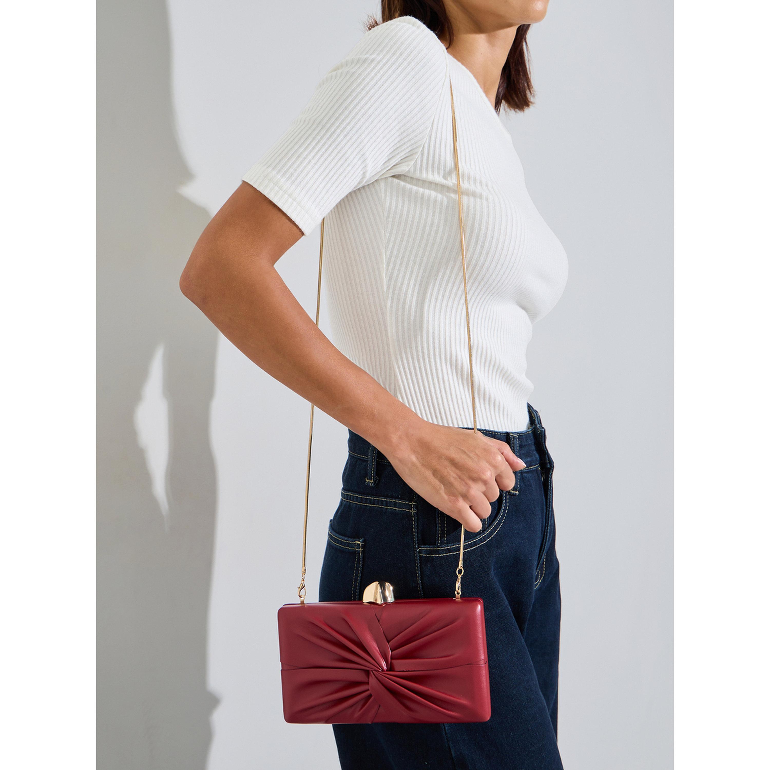 شنطة كلاتش بهيكل صلب بتفاصيل زم وحزام سلسلة باللون البرغندي-women-bagsandwallets-handbags-image-2