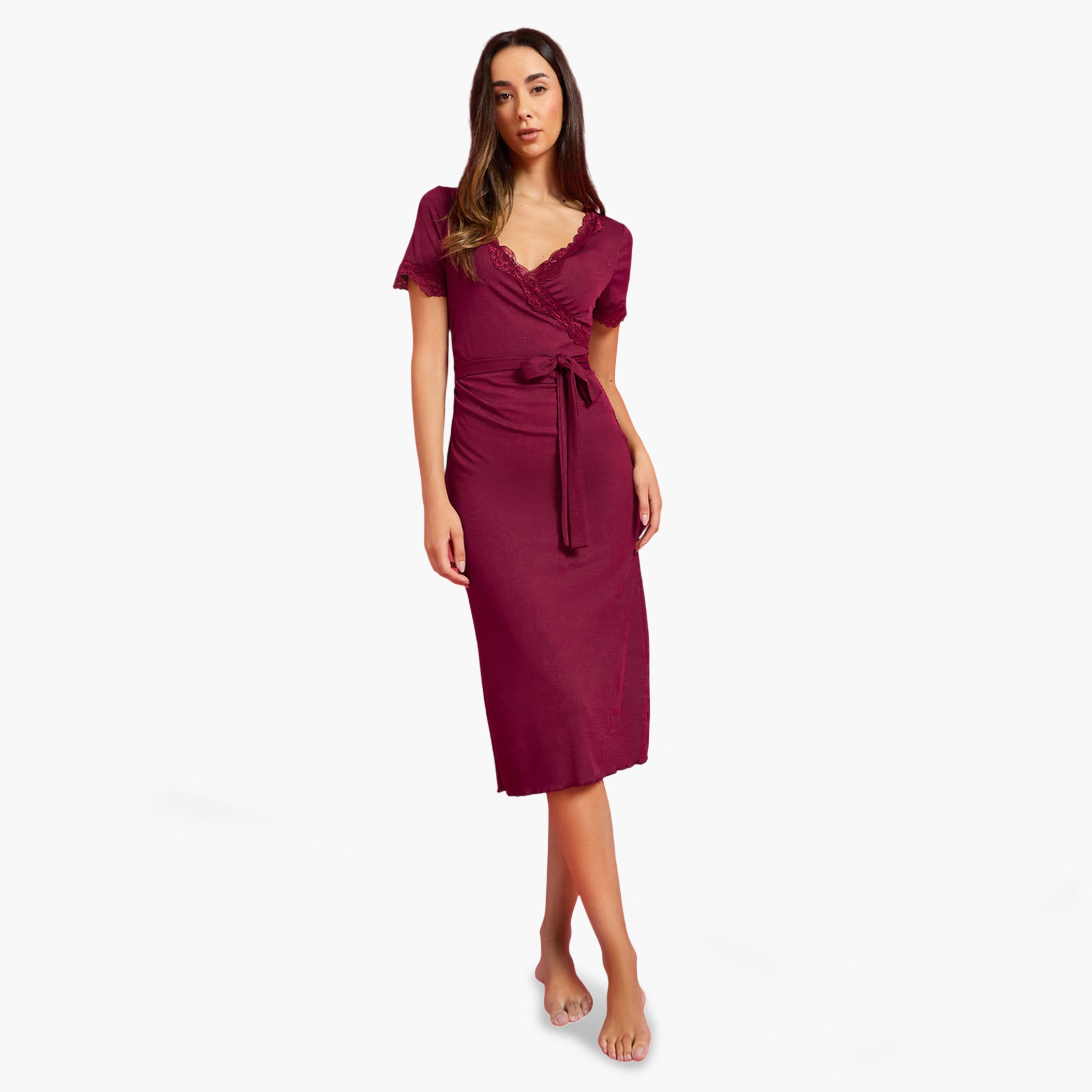 قميص نوم متداخل بتفاصيل مضلعة ودانتيل-women-clothing-nightwear-nighties-image-2