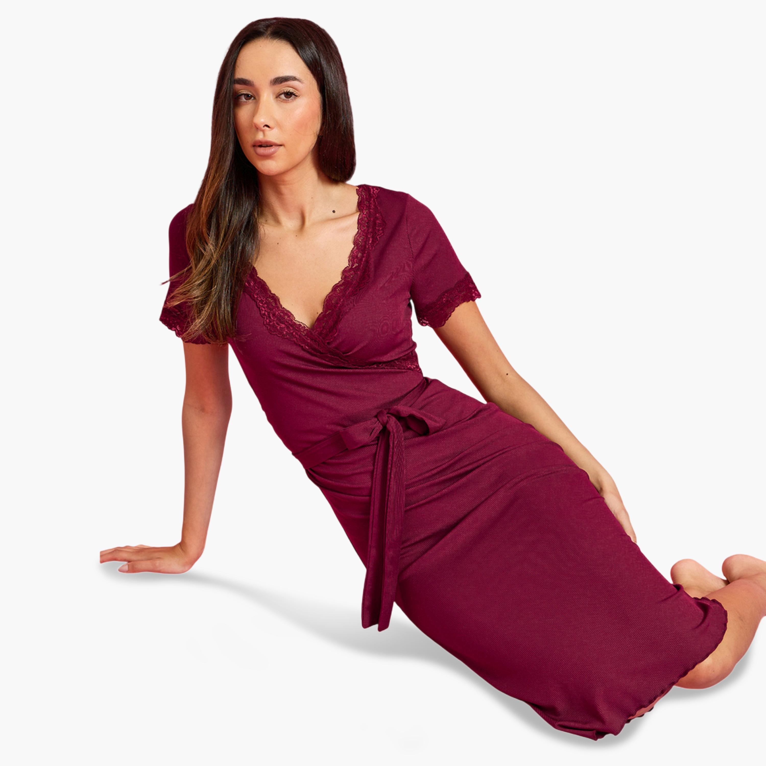 قميص نوم متداخل بتفاصيل مضلعة ودانتيل-women-clothing-nightwear-nighties-image-3