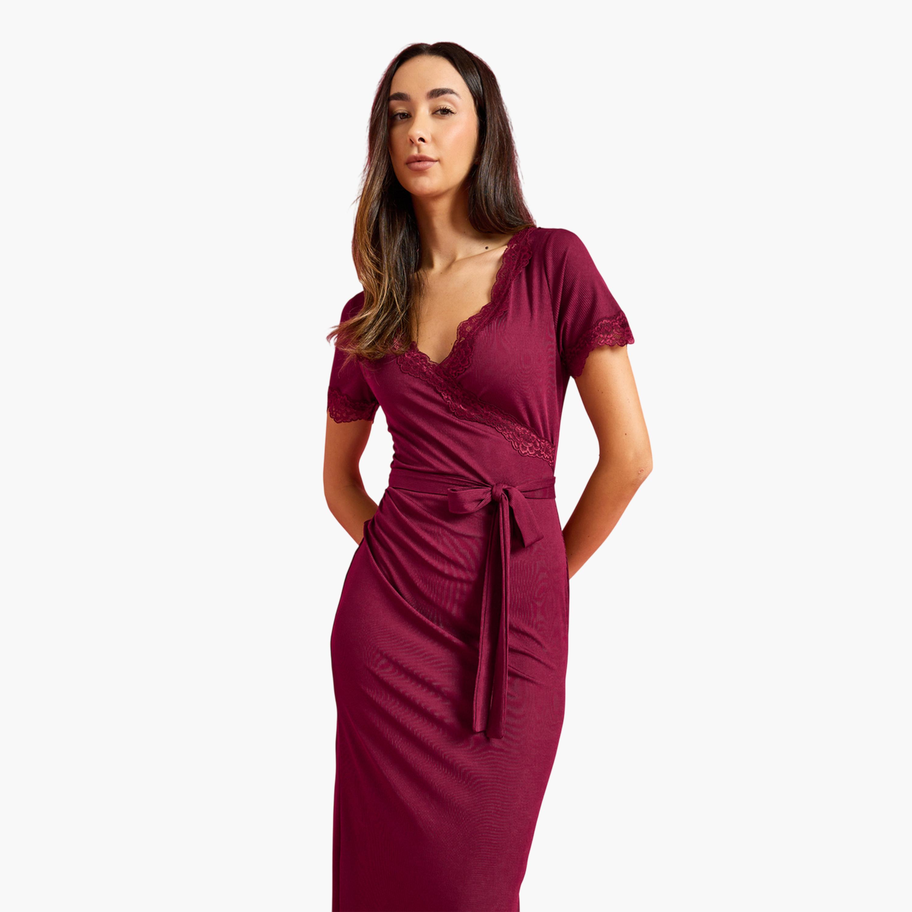 قميص نوم متداخل بتفاصيل مضلعة ودانتيل-women-clothing-nightwear-nighties-image-4