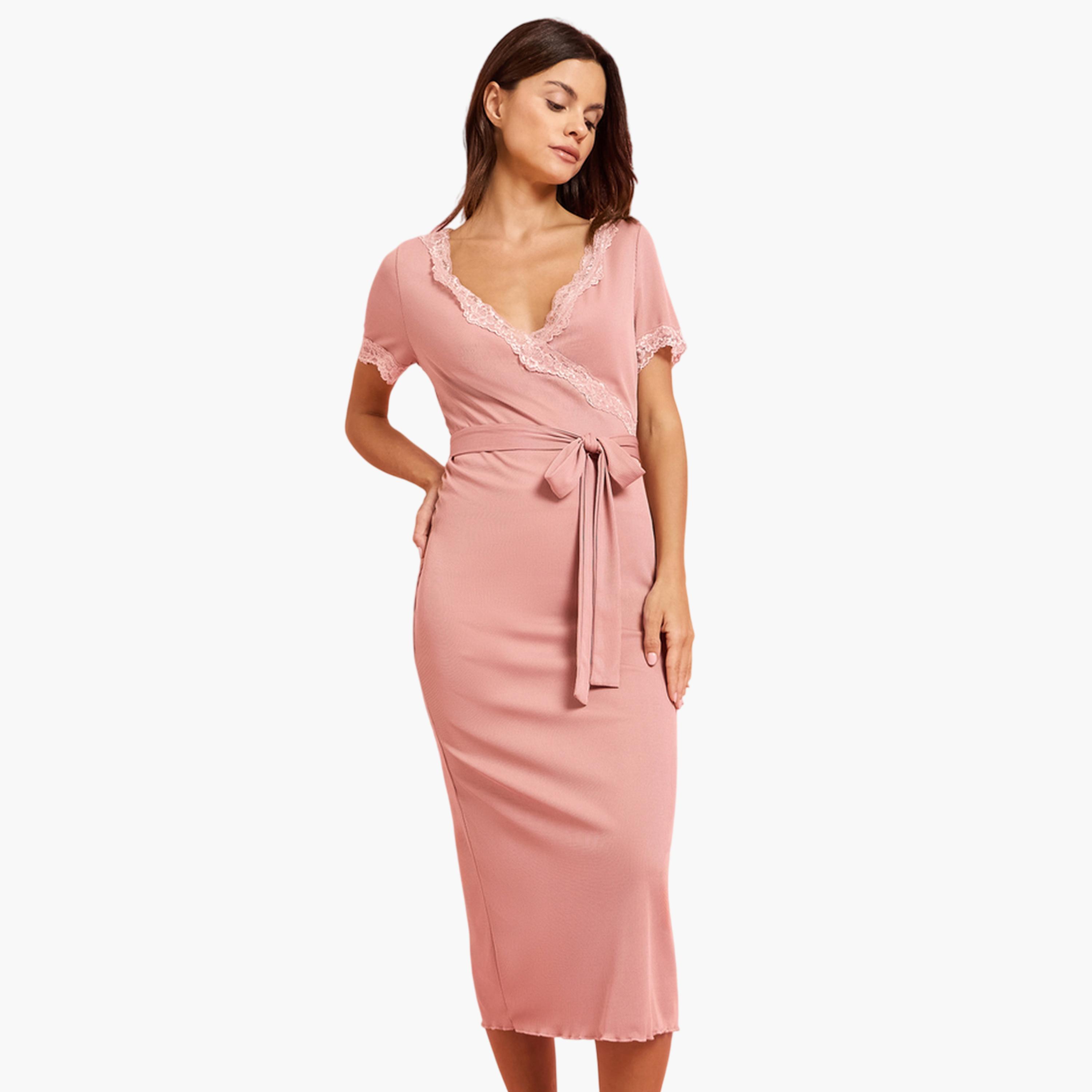قميص نوم متداخل بتفاصيل مضلعة ودانتيل-women-clothing-nightwear-nighties-image-1