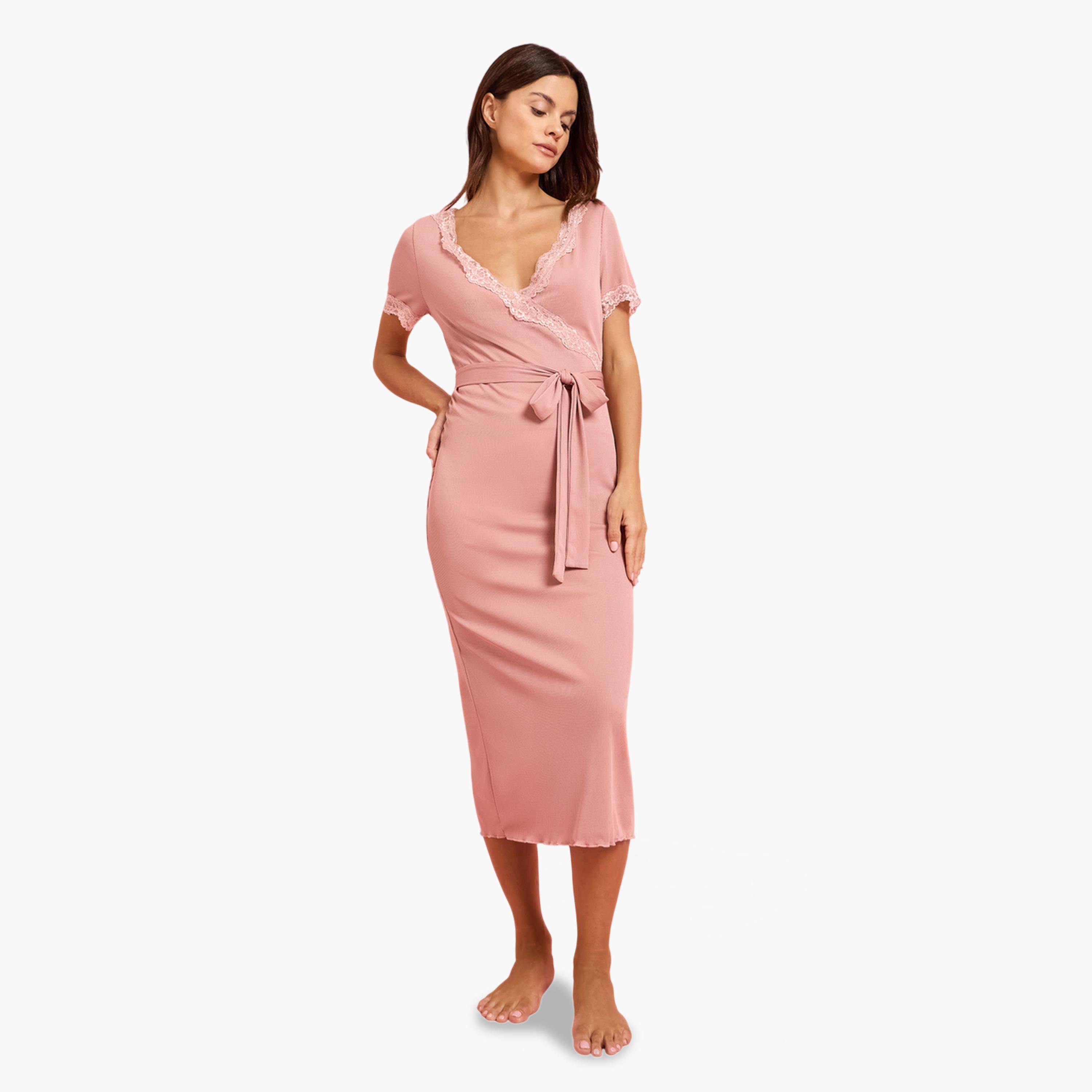قميص نوم متداخل بتفاصيل مضلعة ودانتيل-women-clothing-nightwear-nighties-image-2