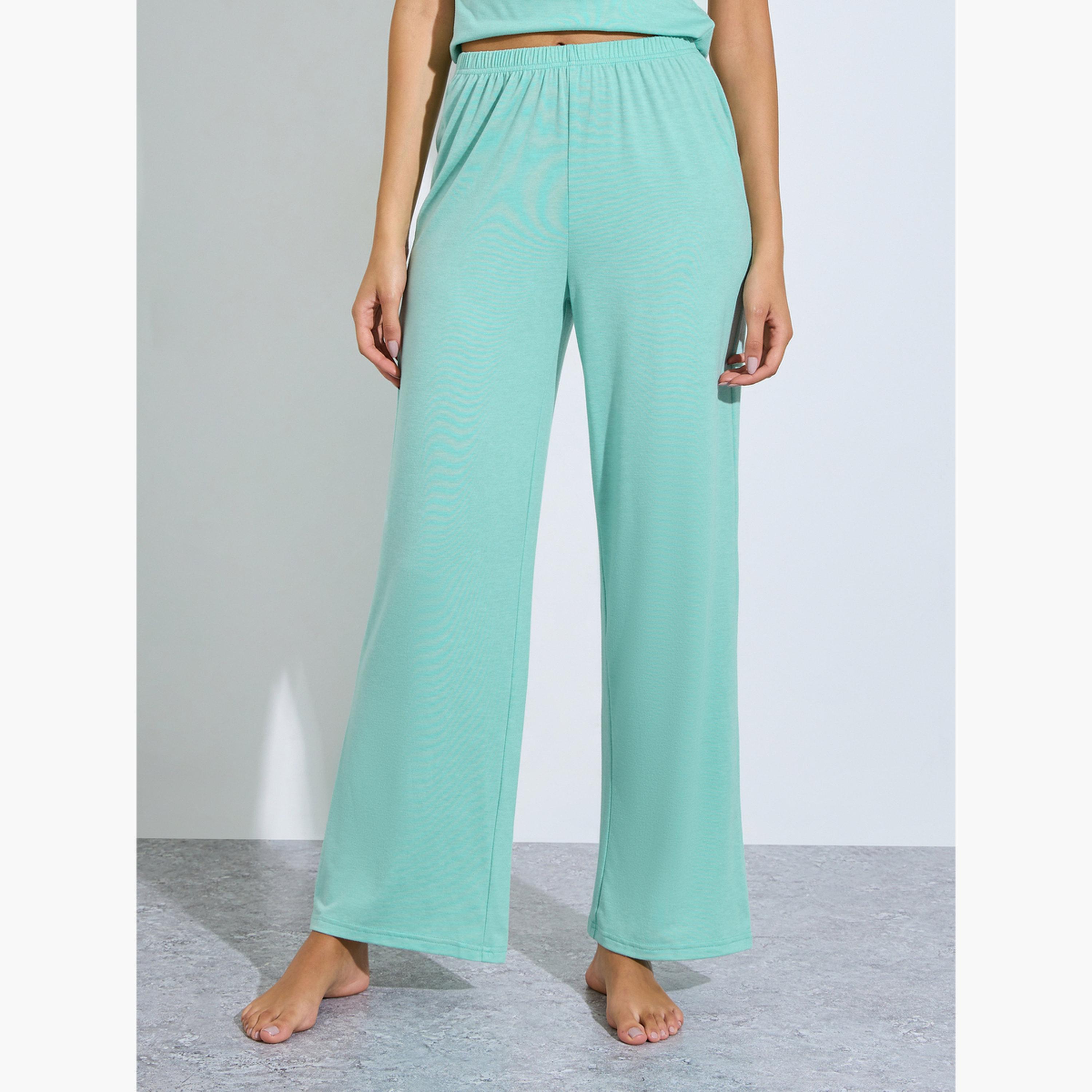 ستايلي - طقم تي شيرت وبيجامة أخضر اللون بتفاصيل أزرار مكشكشة-women-clothing-nightwear-pyjamas-longsets-image-4