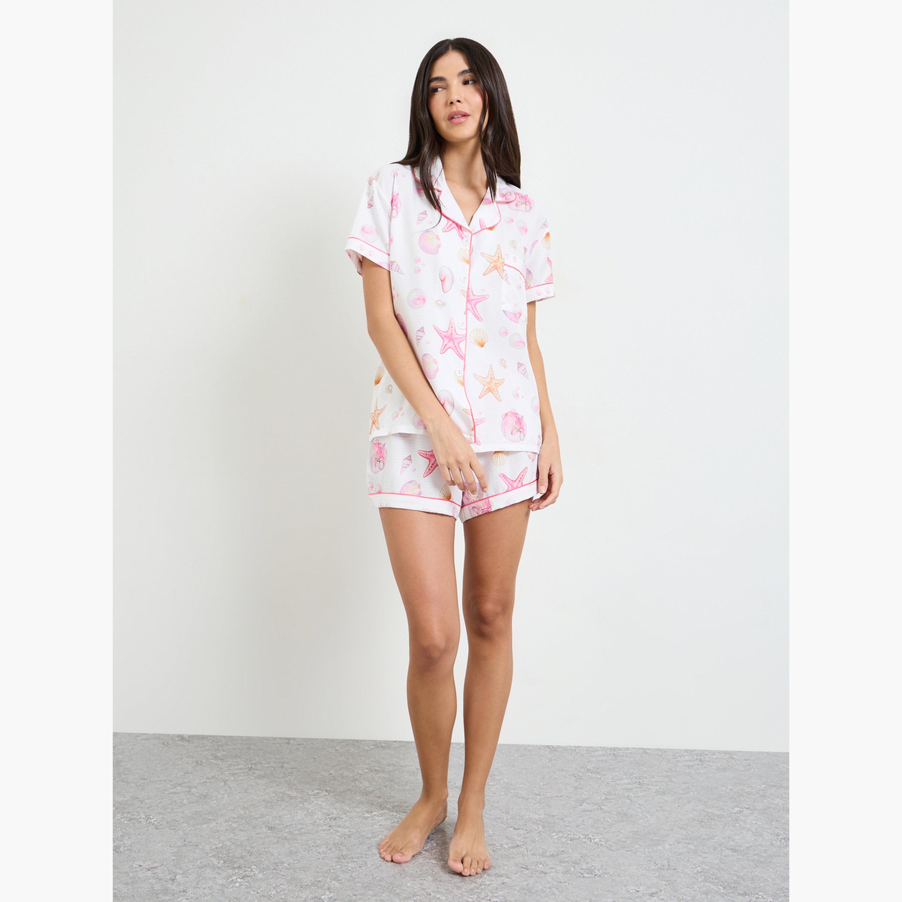 ستايلي - طقم قميص وشورت أبيض مزين بجيوب مزينة برسومات صدفة ونجم البحر-women-clothing-nightwear-pyjamas-shortsets-image-2