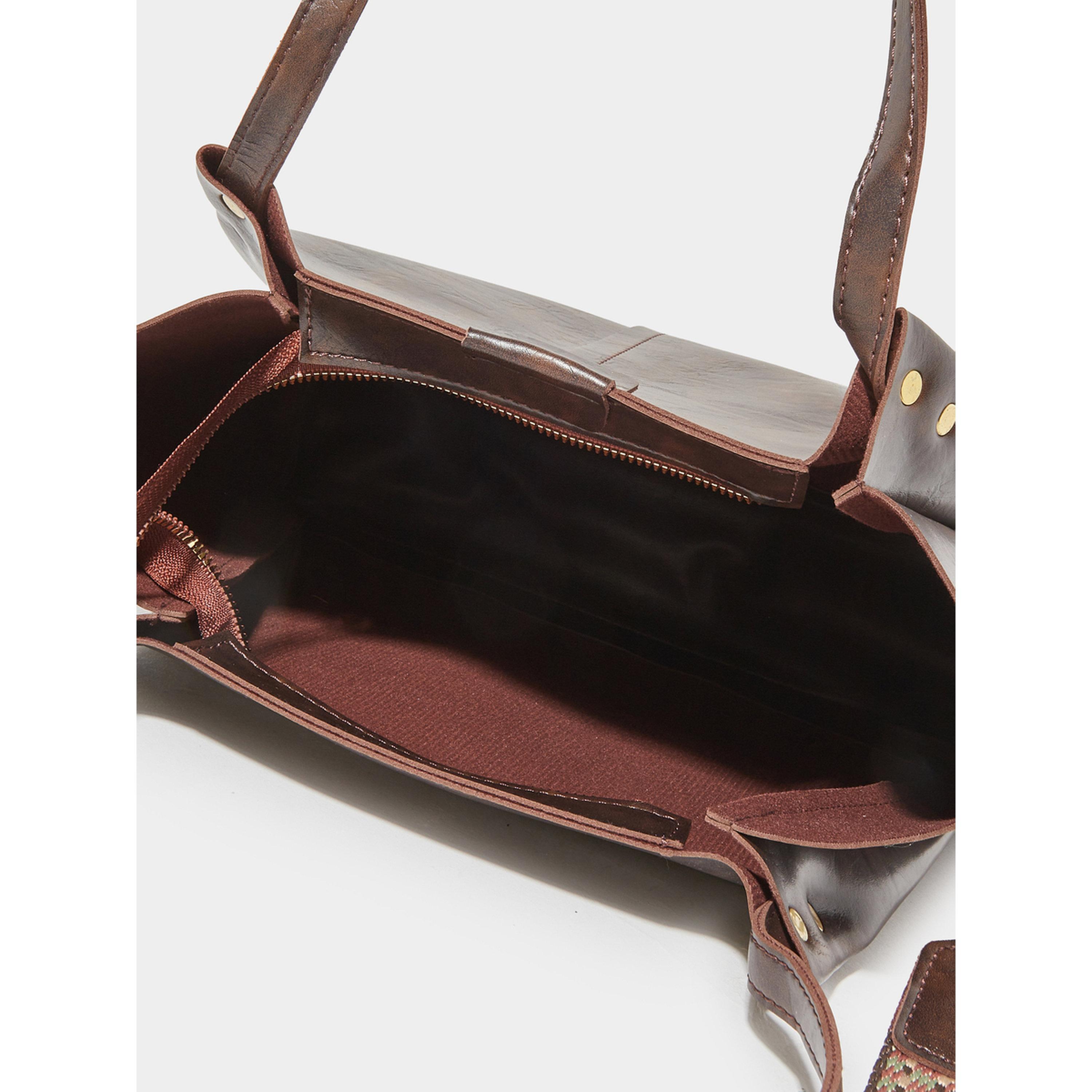 شنطة كتف من الجلد الصناعي وحزام كانفاس منسوج باللون البني-women-bagsandwallets-handbags-image-5