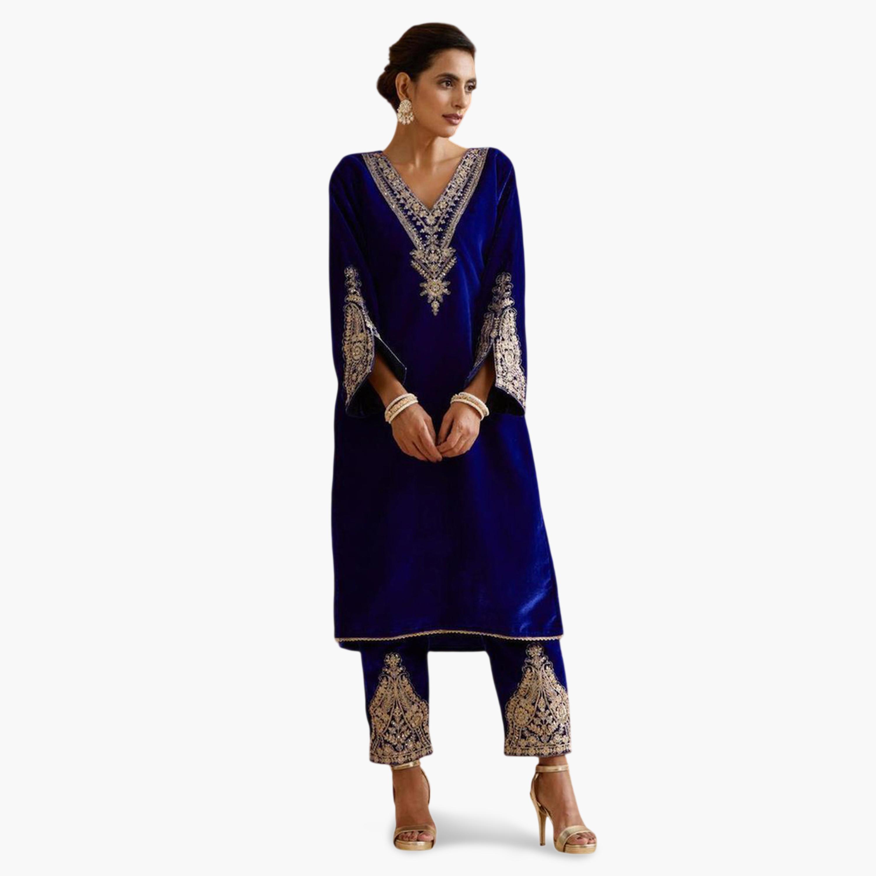 طقم كورتا وبنطال أزرق بقصة مستقيمة من المخمل المطرز بالترتر-women-clothing-ethnicwear-kurtasets-image-1