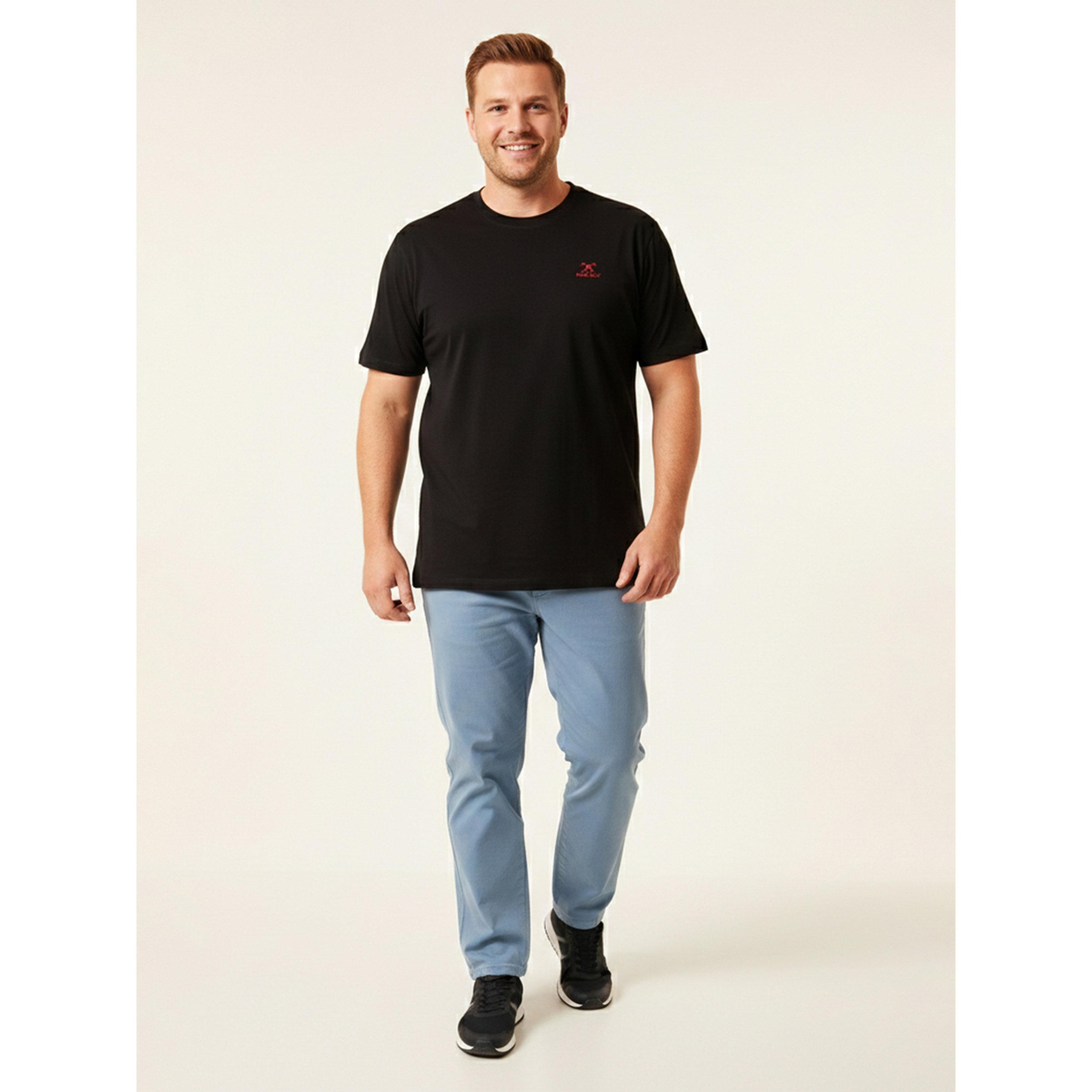 تيشيرت بياقة دائرية وتفاصيل شعار للرجال-men-clothing-tshirtsandpolos-tshirts-image-2