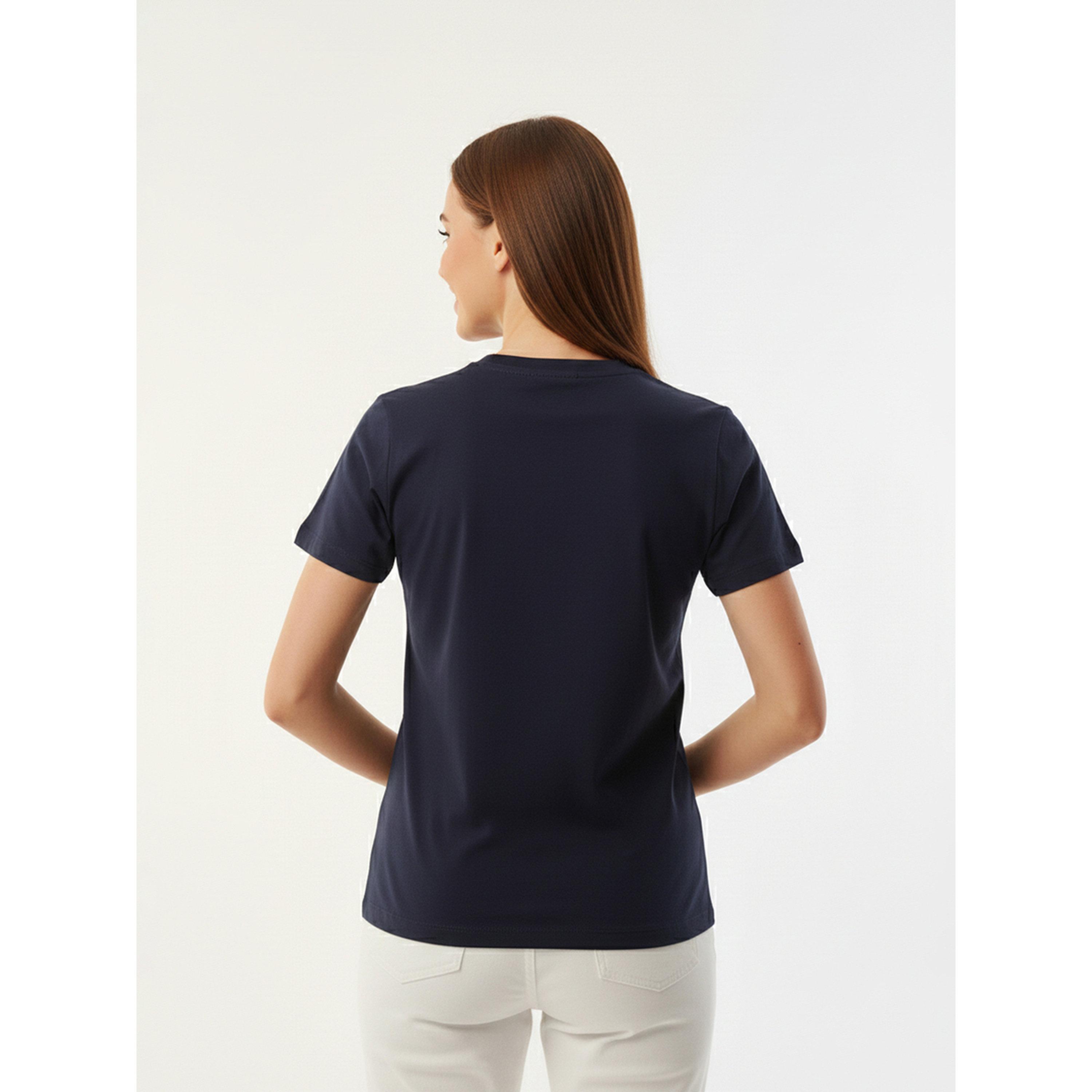 تيشيرت بياقة دائرية وطبعة شعار-women-clothing-tshirts-image-3