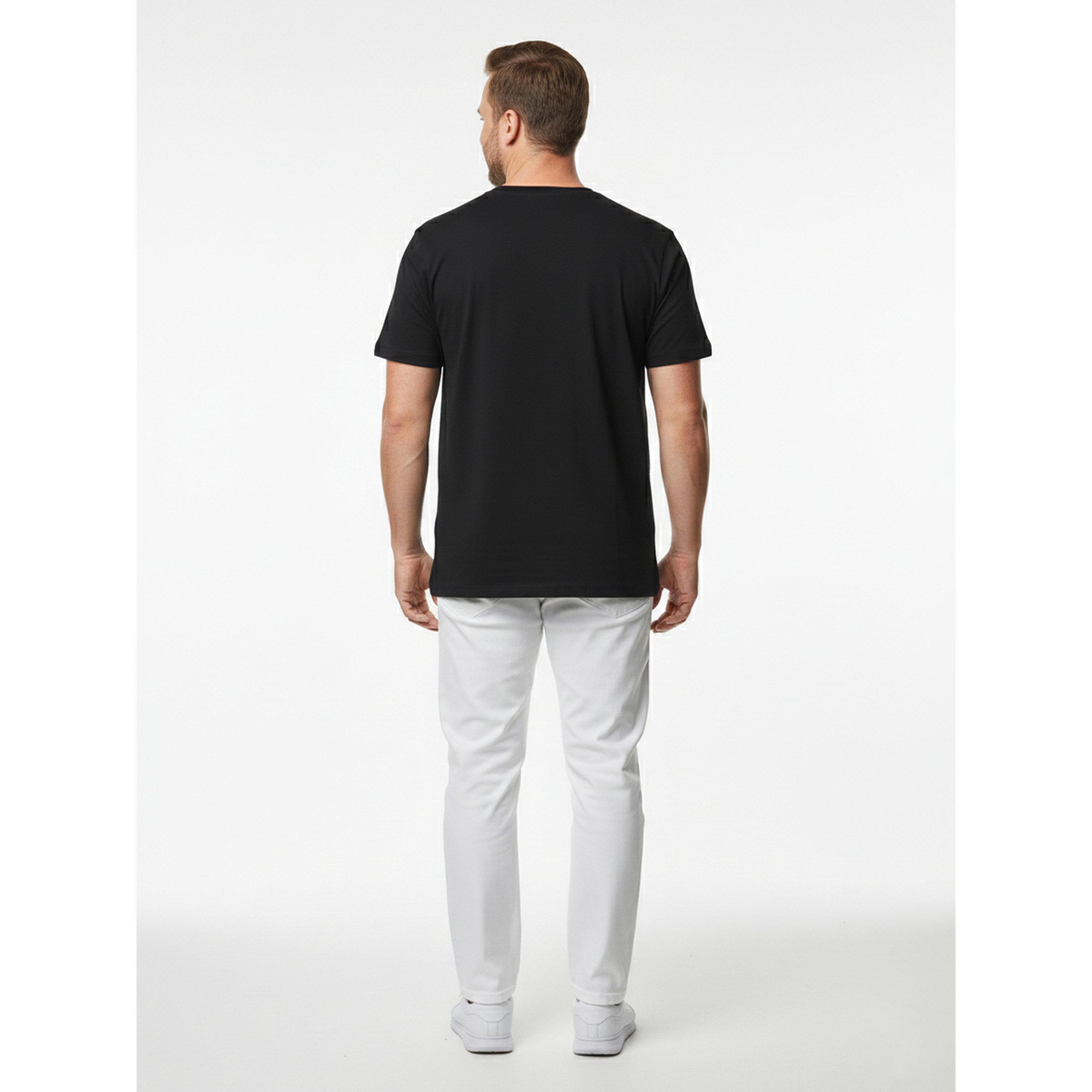 تيشيرت بأكمام قصيرة وتفاصيل شعار للرجال-men-clothing-tshirtsandpolos-tshirts-image-3