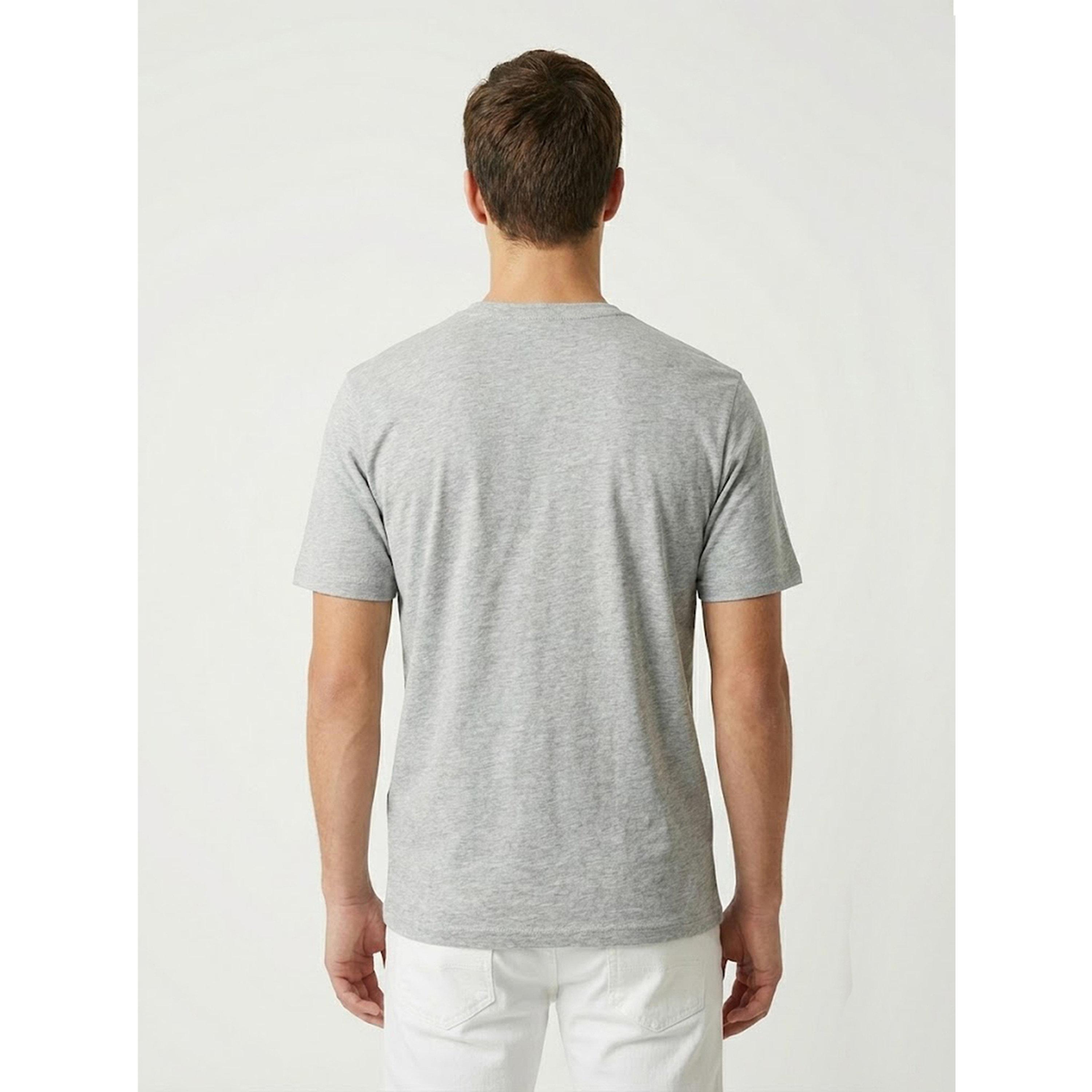 تيشيرت بأكمام قصيرة وتفاصيل شعار للرجال-men-clothing-tshirtsandpolos-tshirts-image-3
