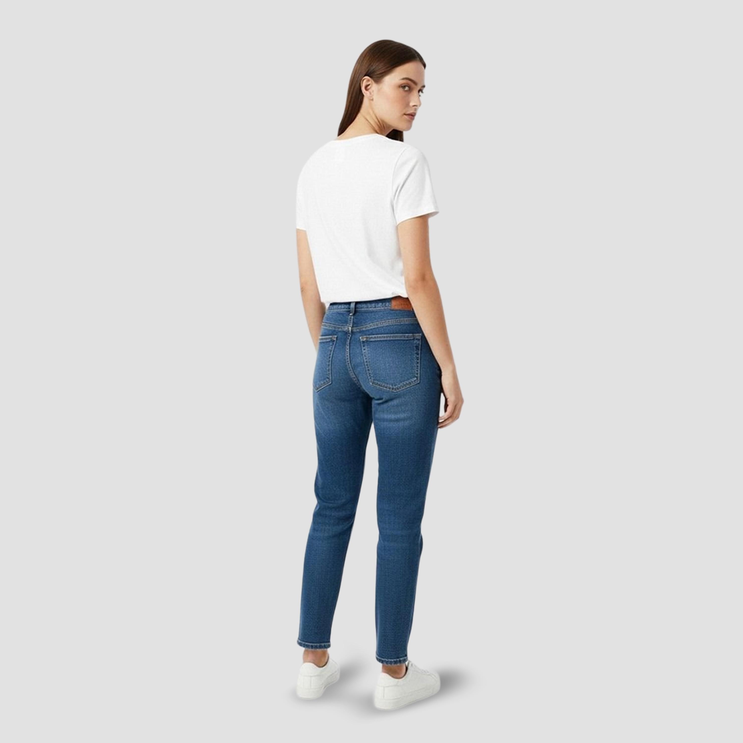 تيشيرت بأكمام قصيرة وطبعة شعار-women-clothing-tshirts-image-3