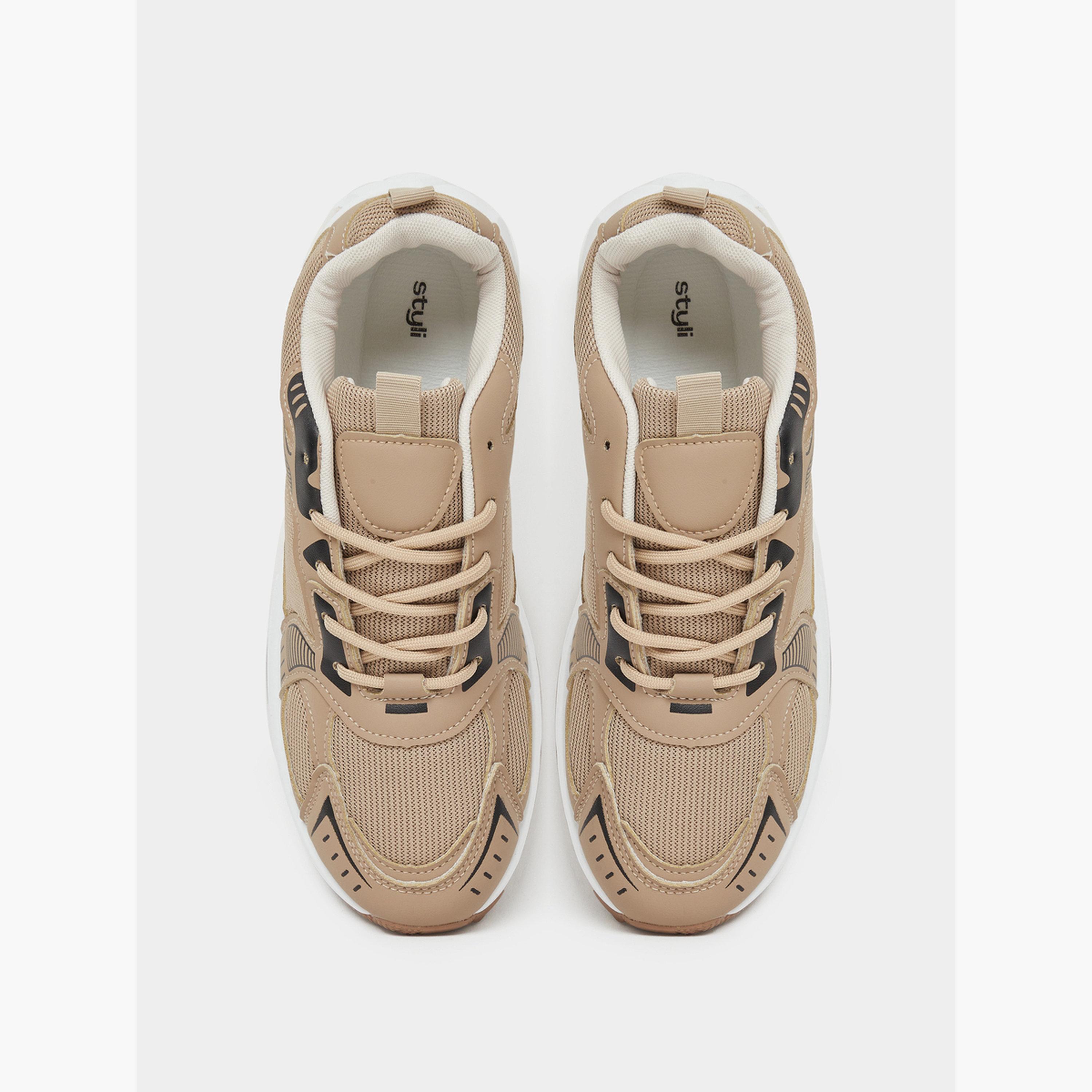 ستايلي - حذاء رياضي بيج اللون بنقوش مطبوعة-women-shoes-sneakers-image-3