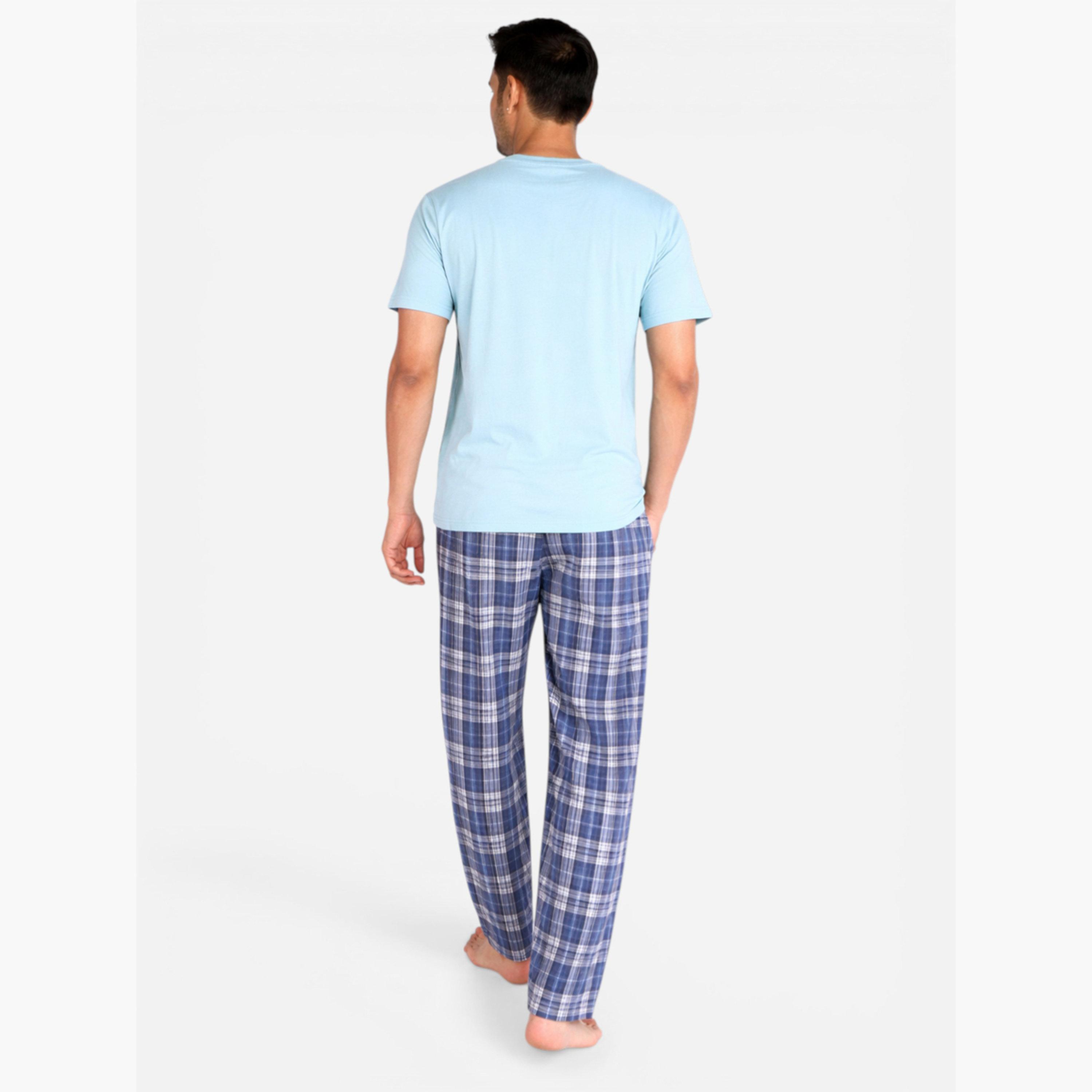 طقم بيجاما من بنطال كاروهات وتيشيرت قطن سادة-men-clothing-nightwear-sets-image-2