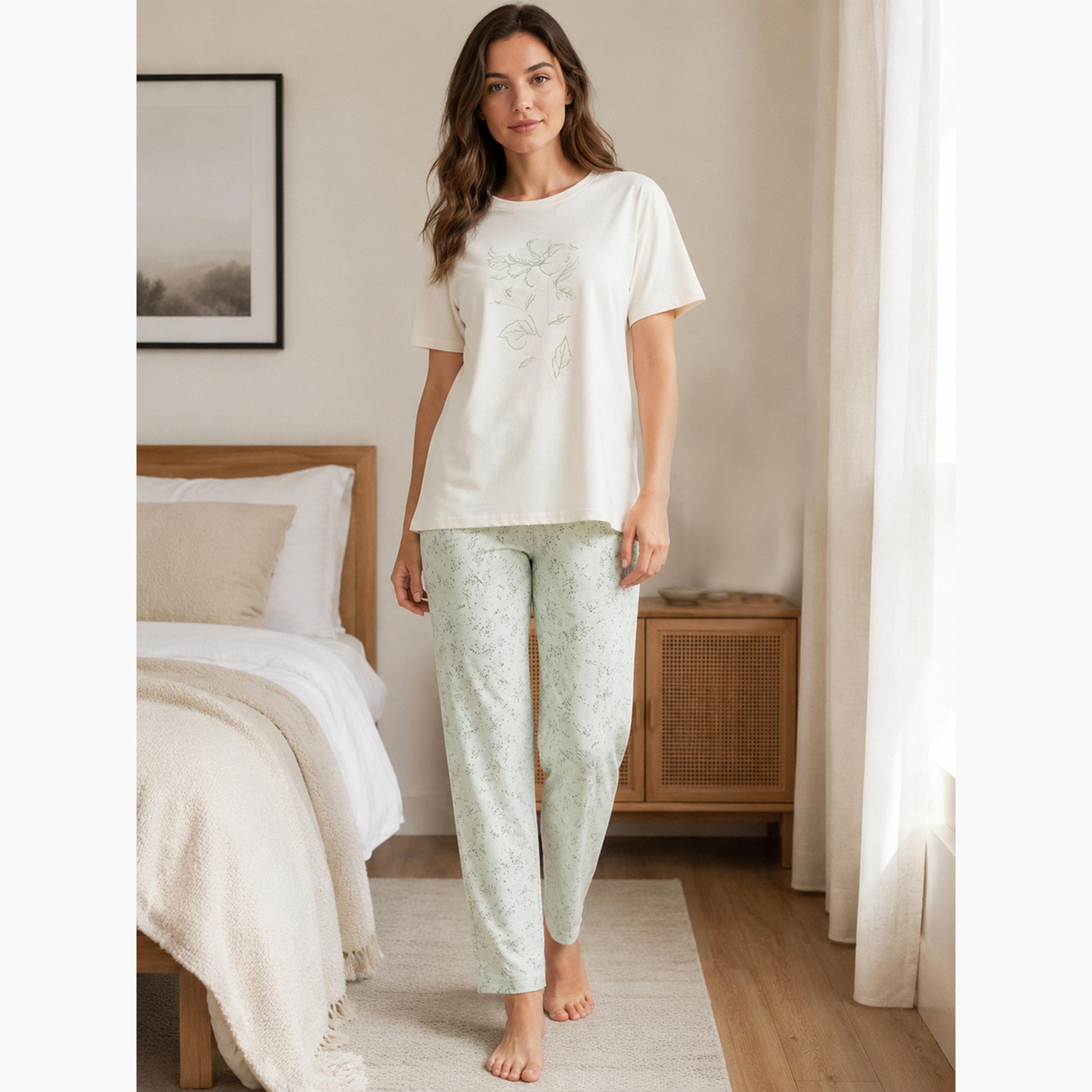طقم بيجاما من بنطال وتيشيرت بأكمام قصيرة وطبعة-women-clothing-nightwear-pyjamas-longsets-image-1