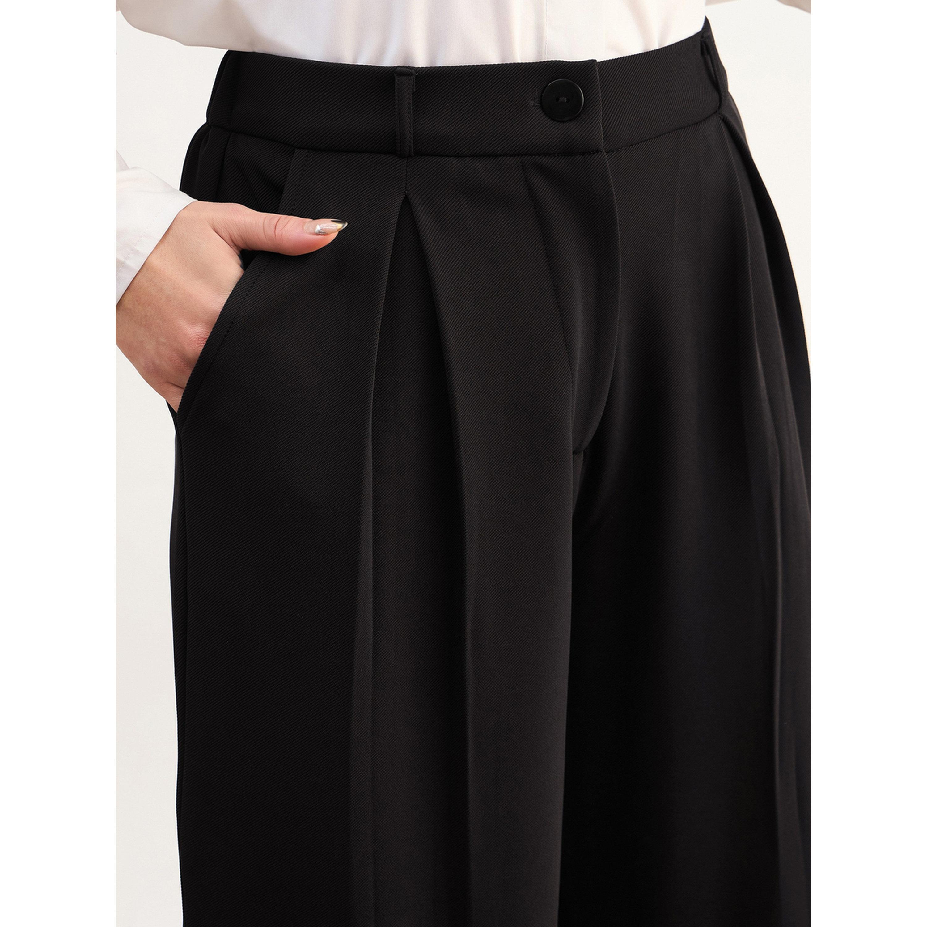 SASSAFRAS worklyf Black Wide-Leg Pleated Trousers-women-clothing-joggers-image-4