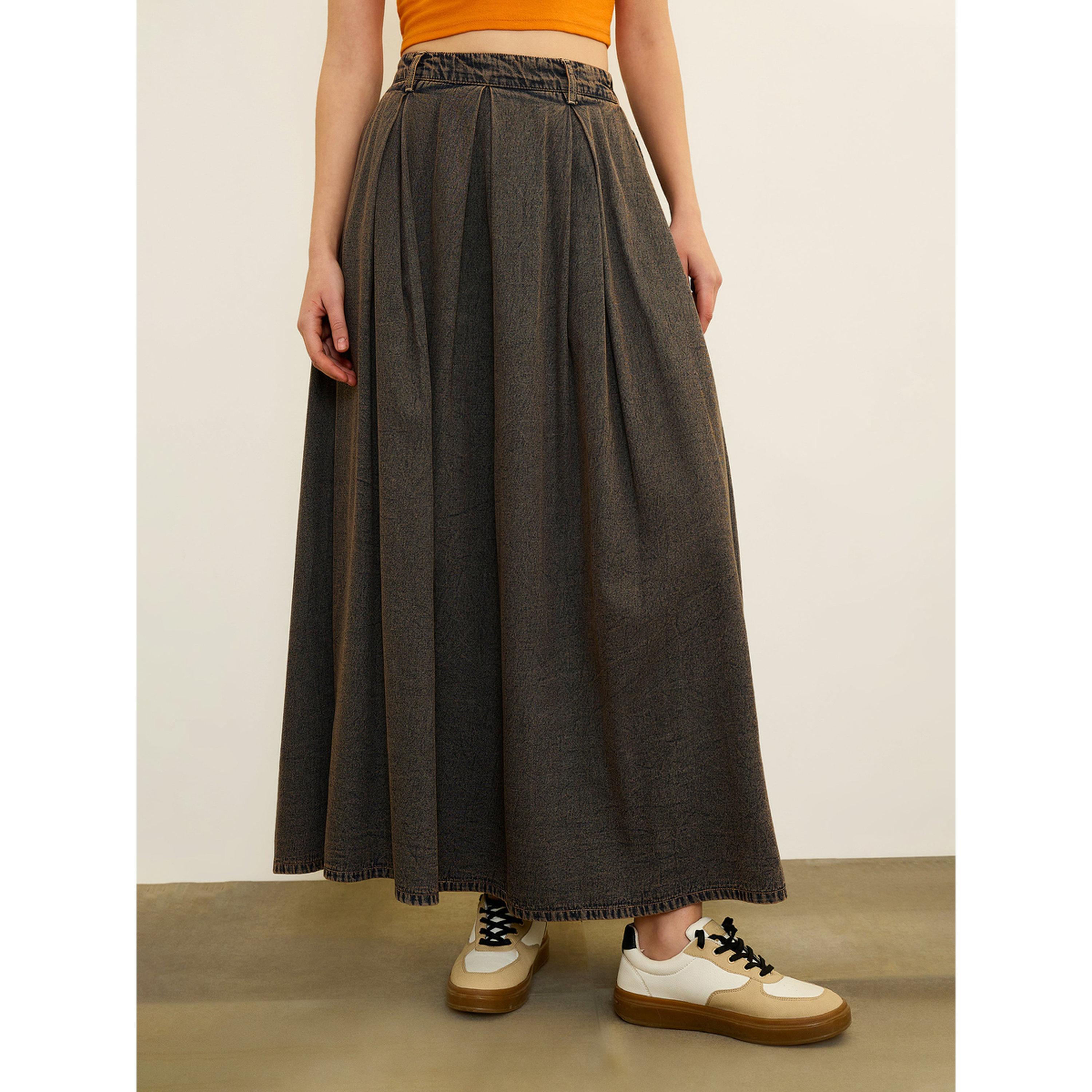 تنورة دنيم طويلة بكسرات صندوقية وتأثير مغسول لون أسود-women-clothing-skirts-image-1