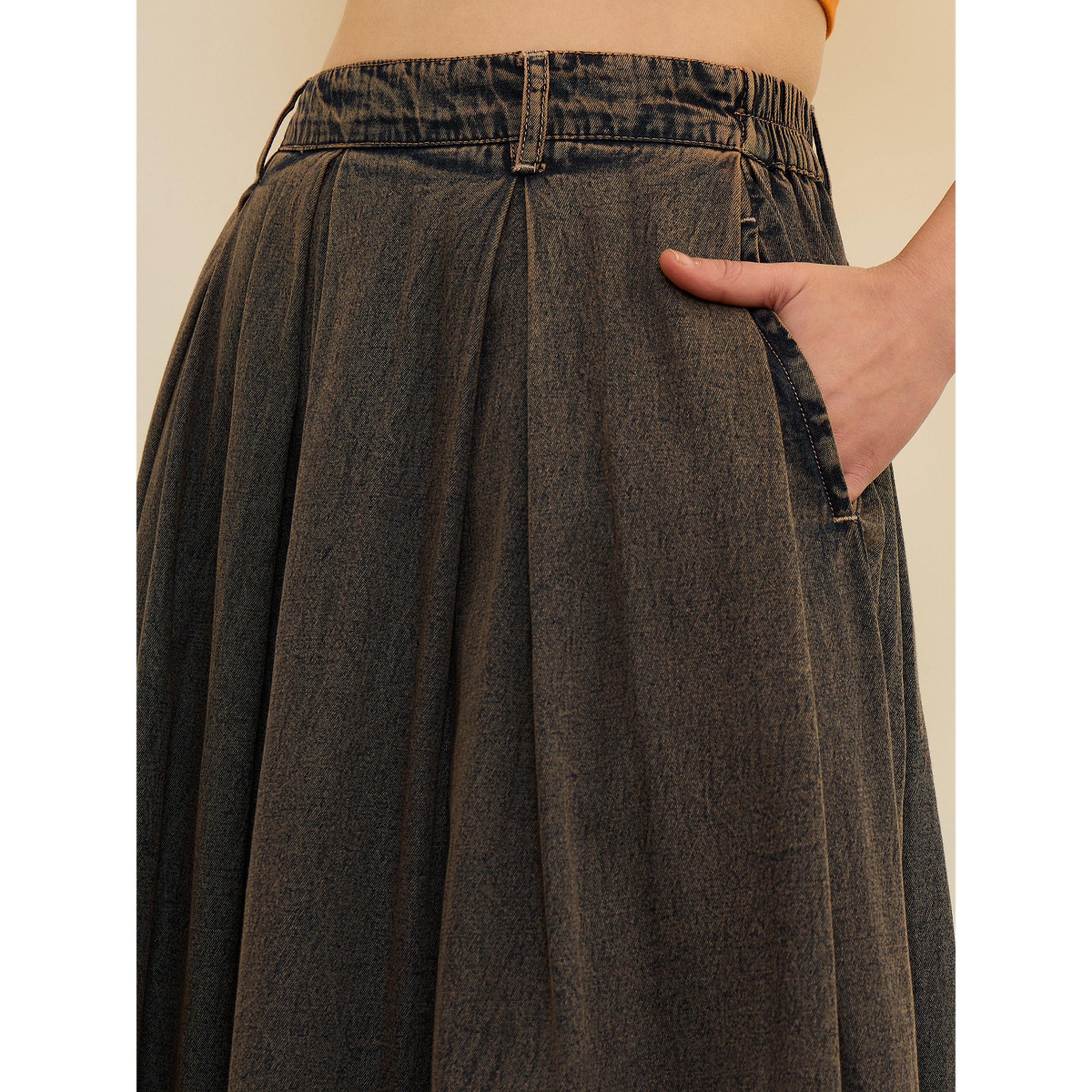 تنورة دنيم طويلة بكسرات صندوقية وتأثير مغسول لون أسود-women-clothing-skirts-image-4