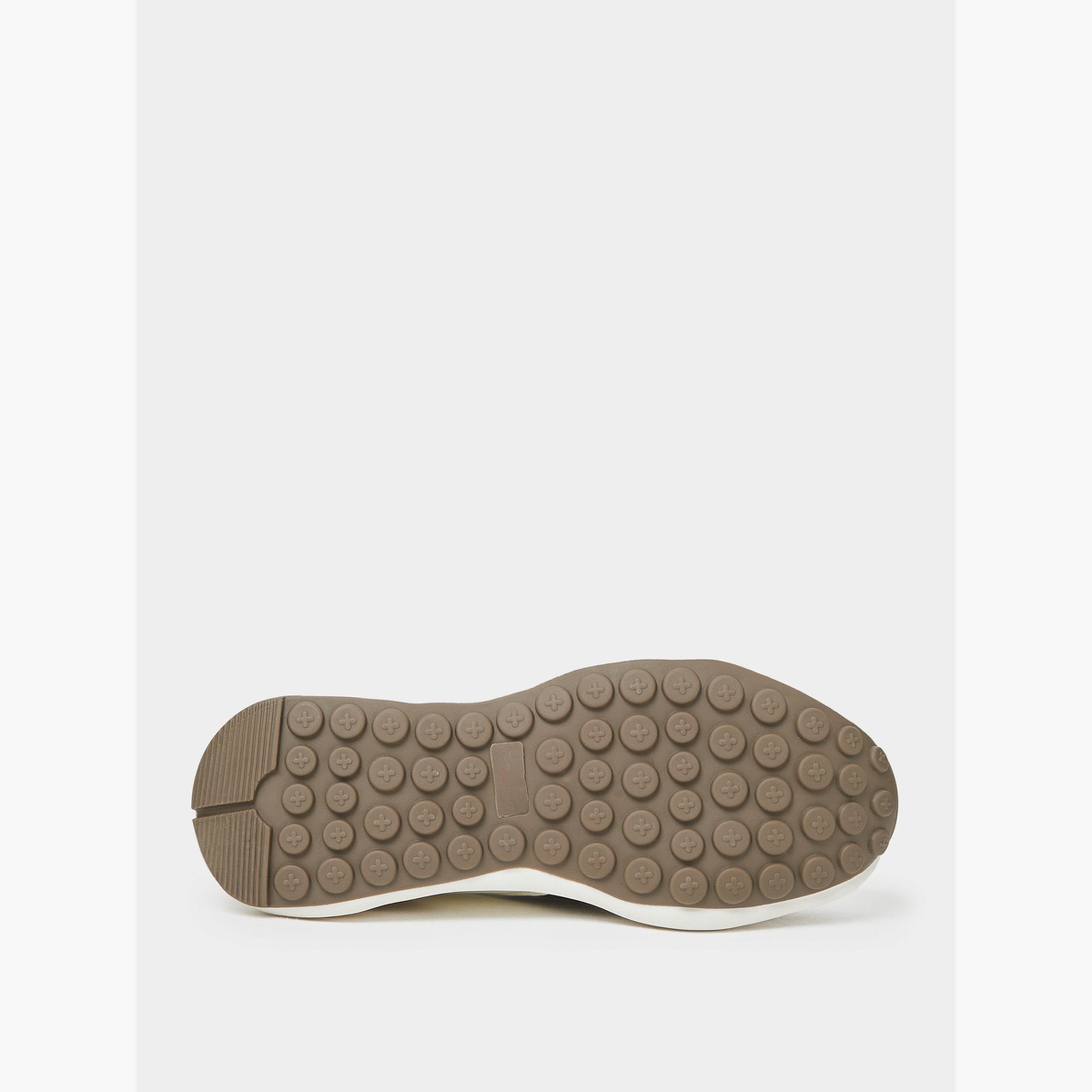 ستايلي - حذاء رياضي برباط بلون بيج متباين-women-shoes-sneakers-image-6