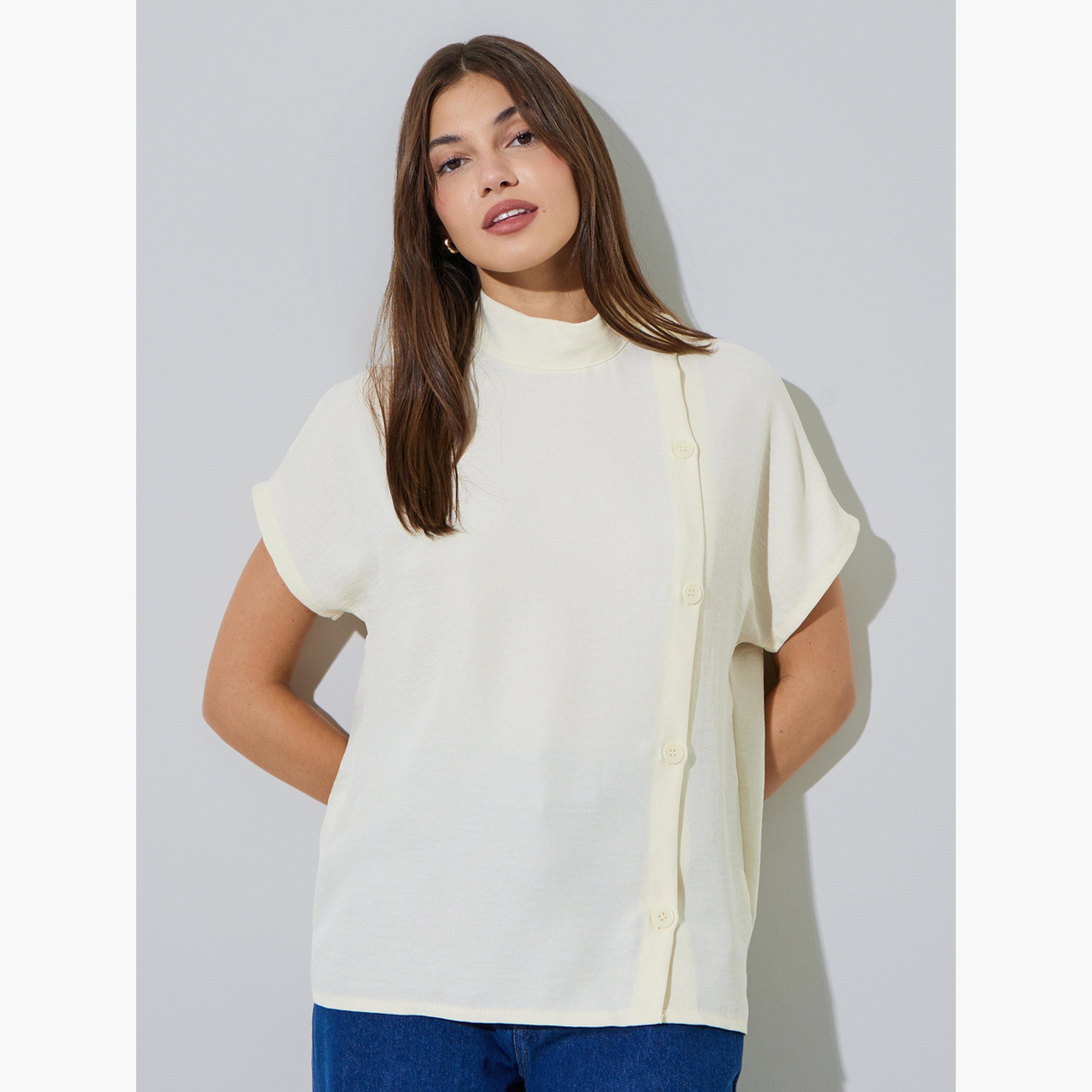 بلوزة بأكمام قصيرة وياقة شبه عالية-women-clothing-shirtsandblouses-blouses-image-1