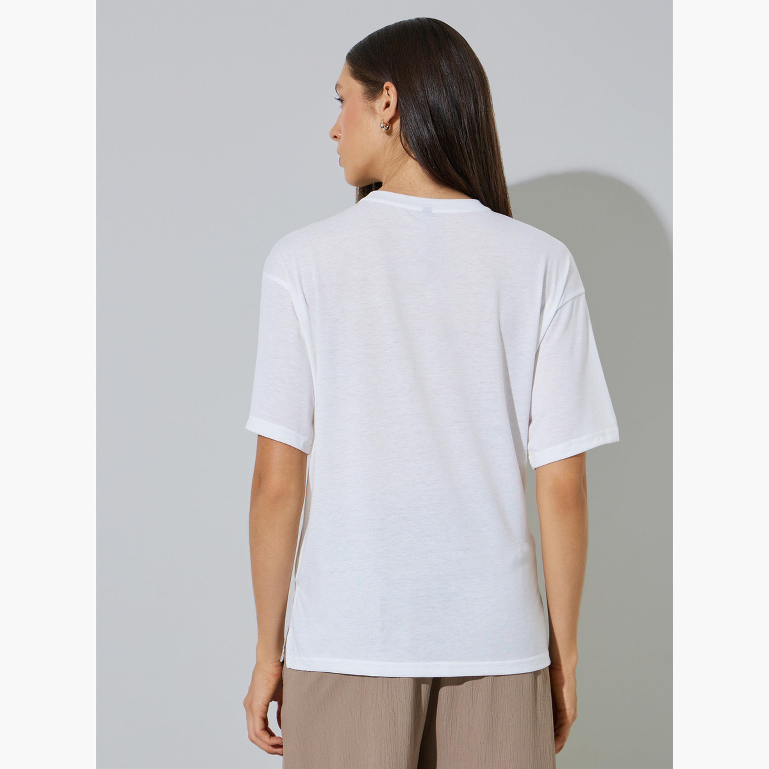 تيشيرت بقصة عادية وثنيات جانبية سادة-women-clothing-tshirts-image-4