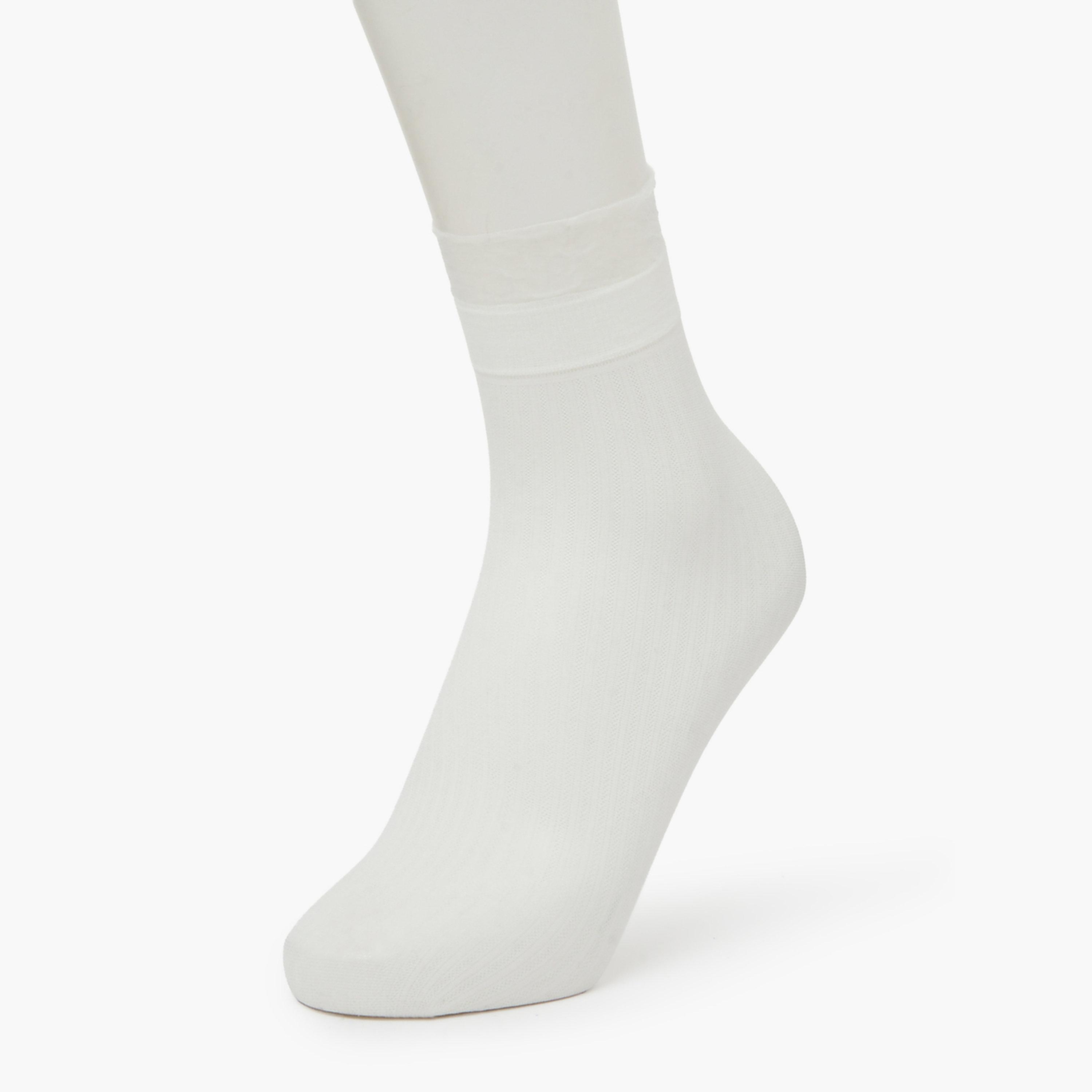 ستايلي - عبوة من 3 جوارب بيضاء منقطة-women-socksandstockings-image-4