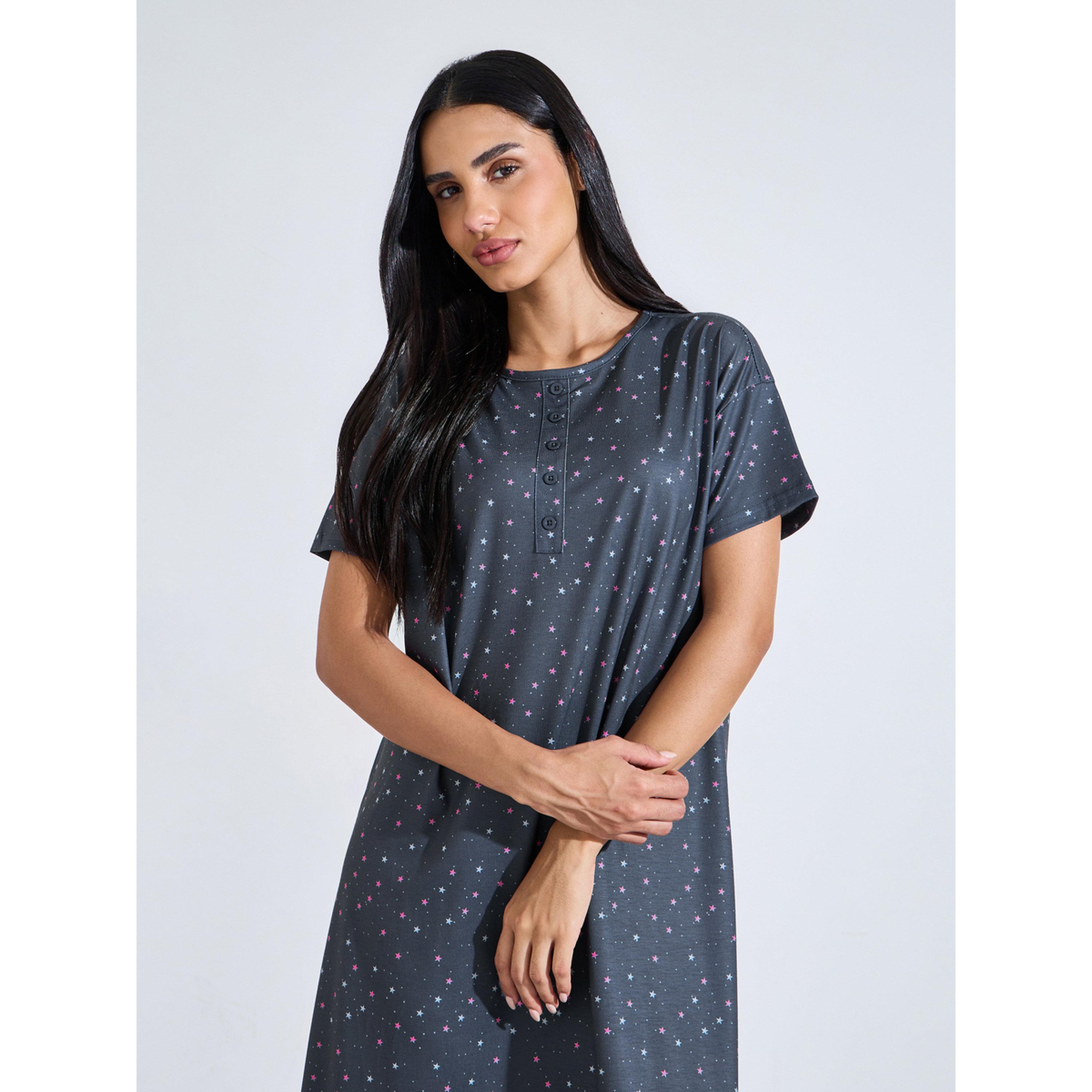 قميص نوم تيشيرت بأكمام قصيرة وطبعة نجوم بالكامل باللون الفحمي-women-clothing-nightwear-nighties-image-3