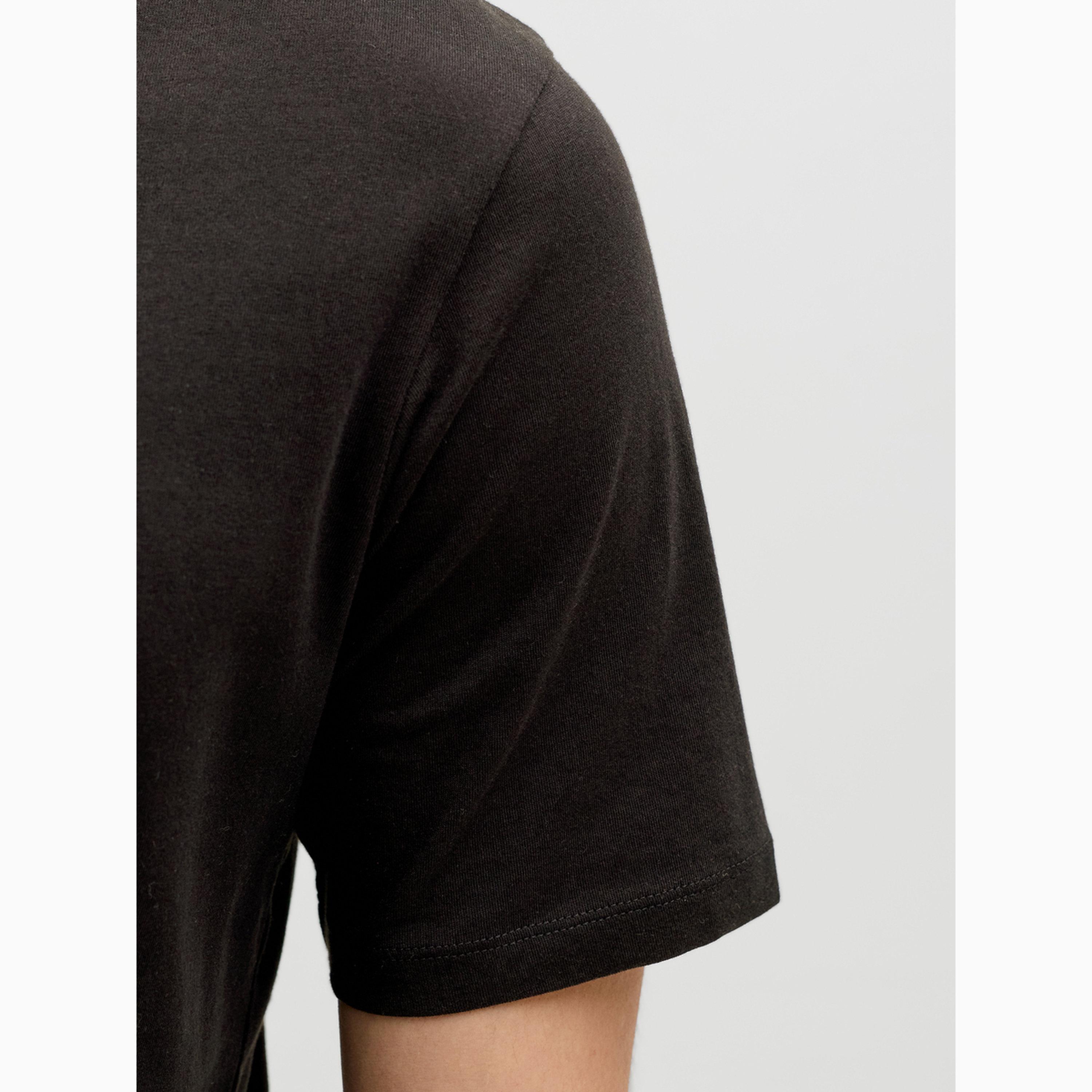 تيشيرت رجالي بقصة عادية وطبعة جرافيك-men-clothing-tshirtsandpolos-tshirts-image-6