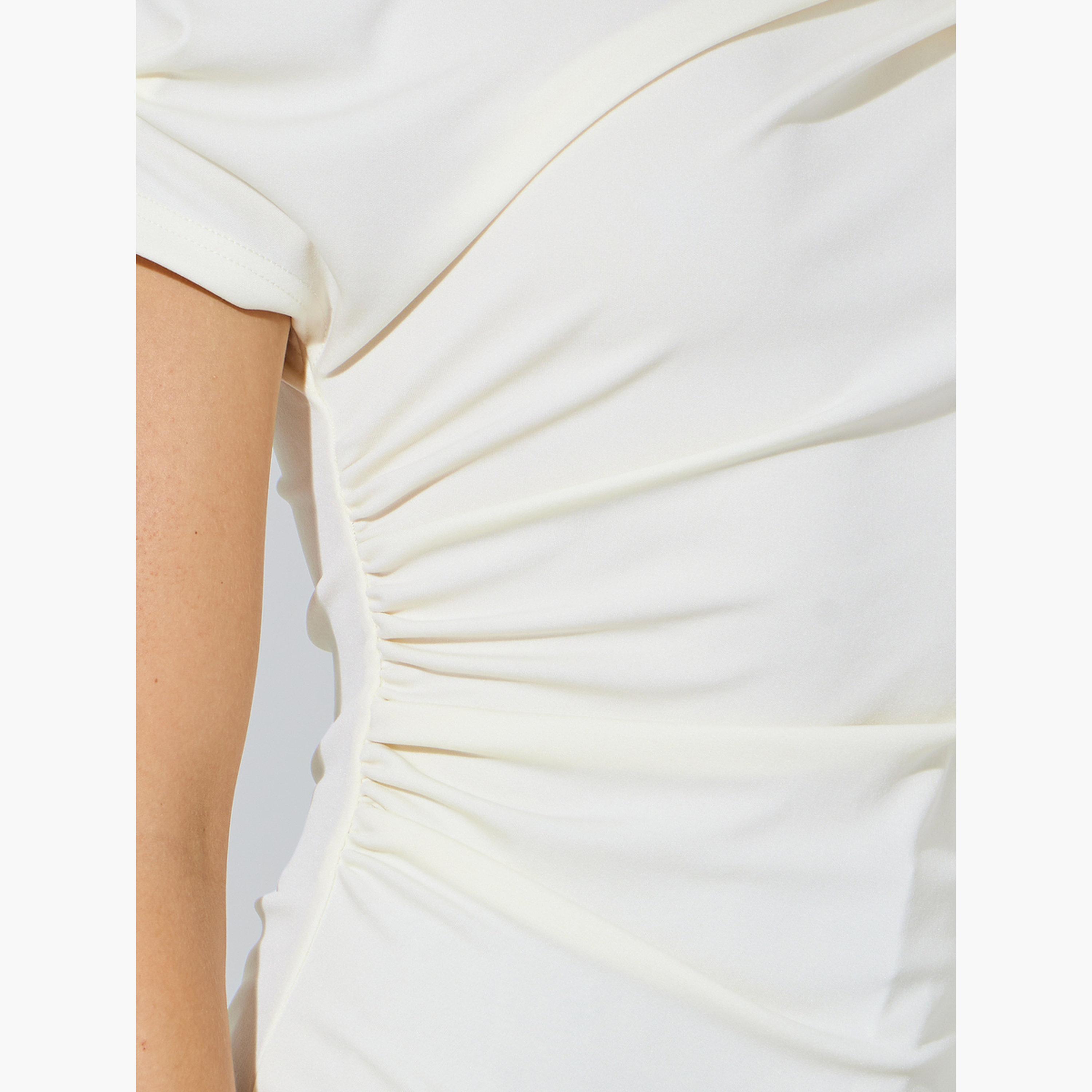 ستايلي - بلوزة محبوكة ضيقة بلون كريمي بياقة غير متماثلة-women-clothing-shirtsandblouses-blouses-image-4