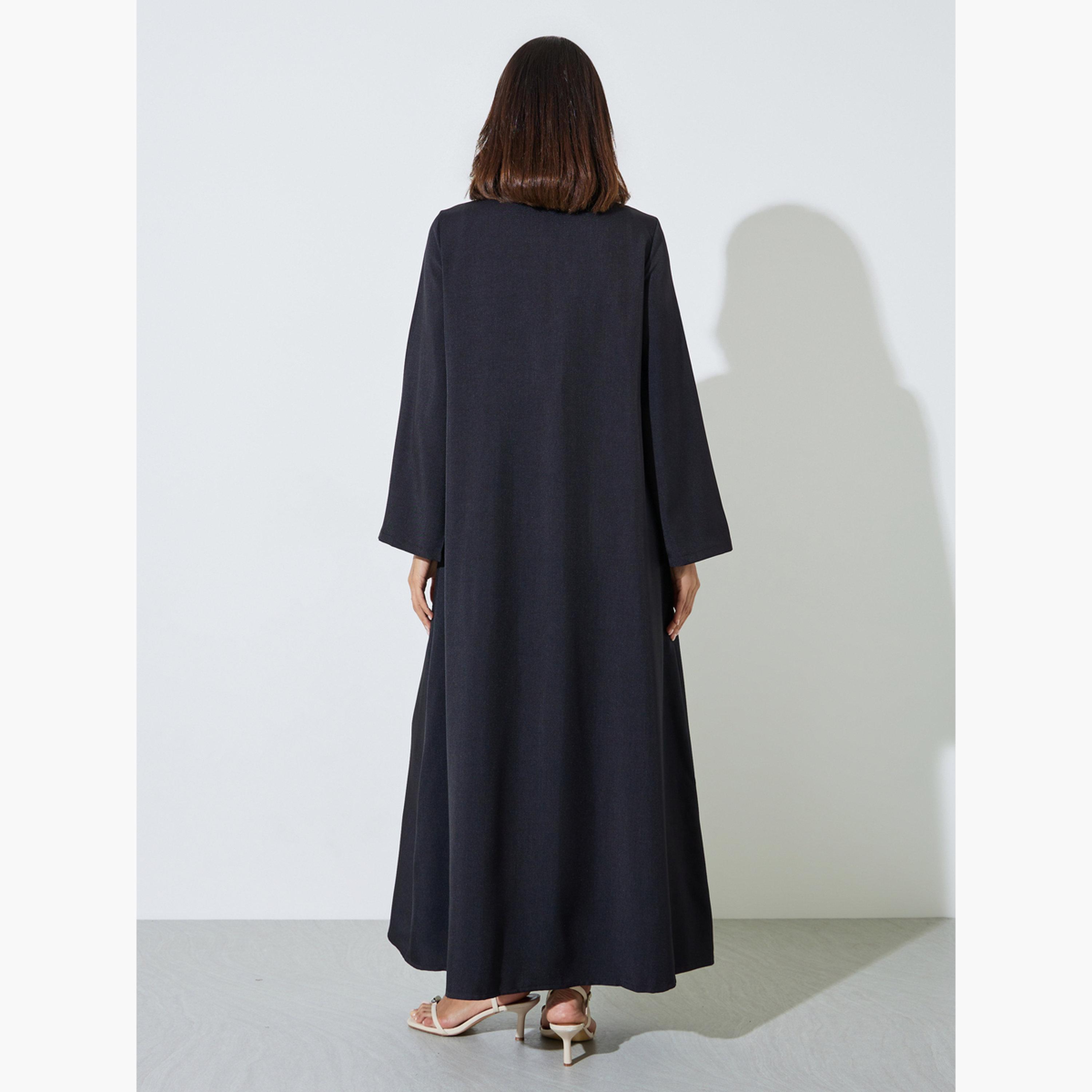 اميرة × ستايلي - عباءة سوداء مطرزة بياقة واقفة-women-arabicclothing-abayas-image-3