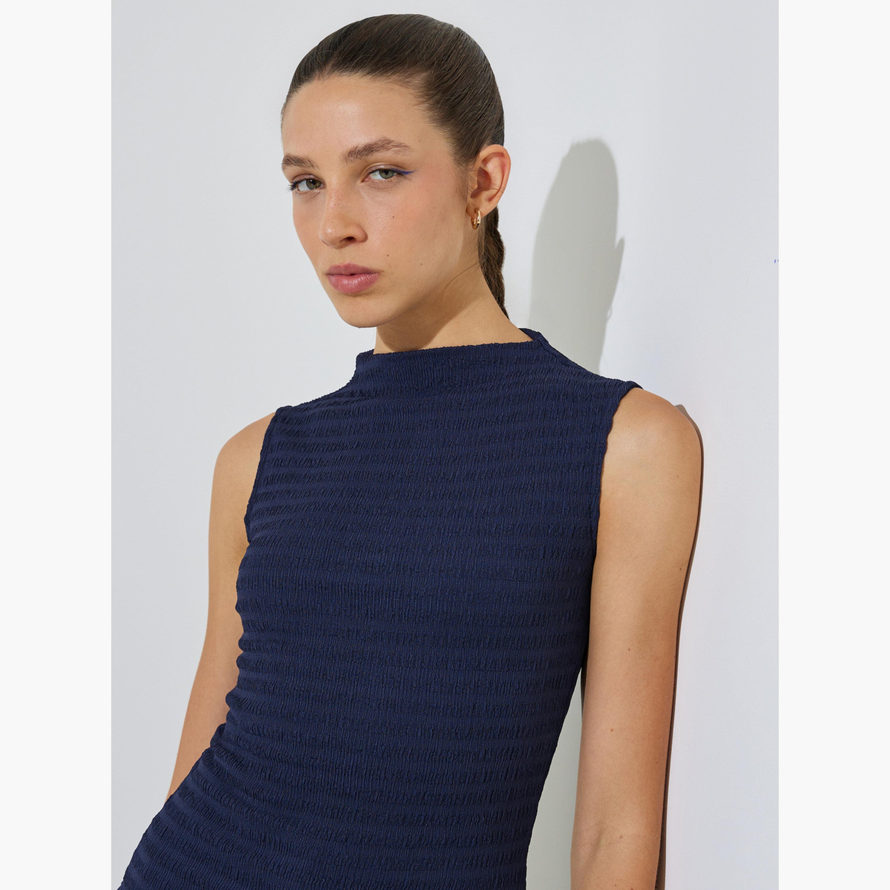 ستايلي - بلوزة داخلية ضيقة بياقة عالية منقوش باللون الأزرق الداكن-women-clothing-shirtsandblouses-blouses-image-3