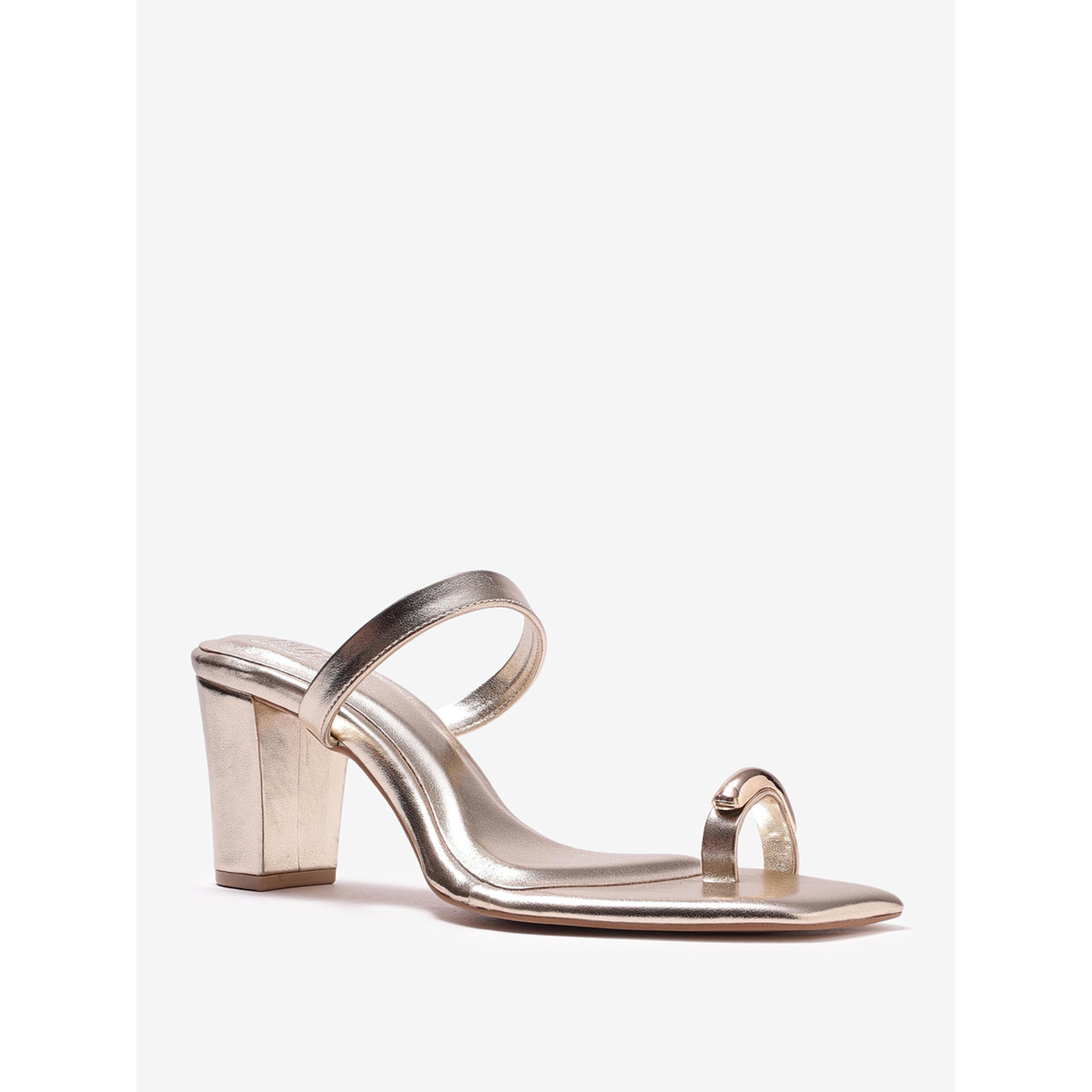 صندل بكعب عريض وسير حول الإبهام بتفاصيل معدنية-women-shoes-sandals-heeled-image-4