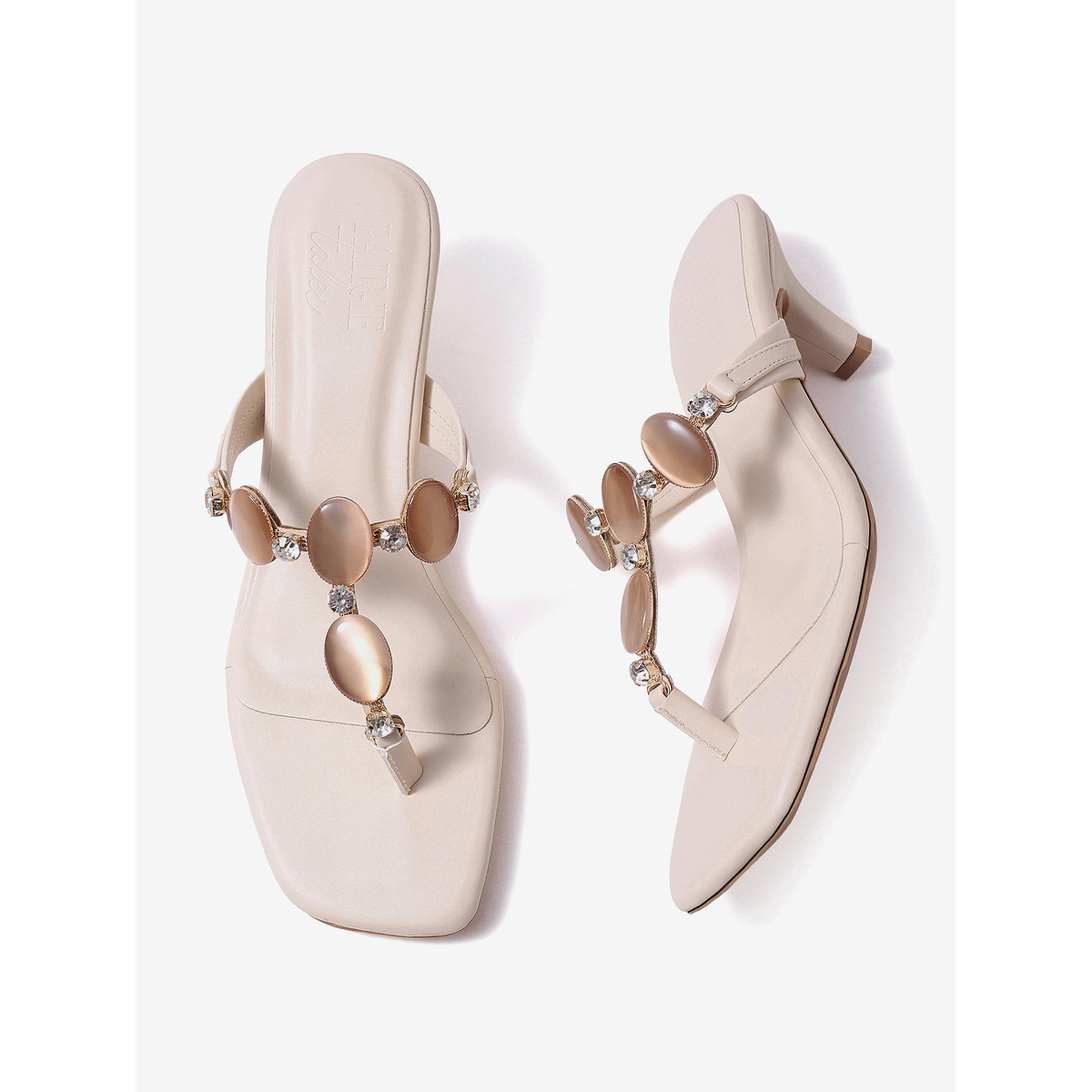 T صندل مزين بحرز وسير على شكل حرف-women-shoes-sandals-heeled-image-4