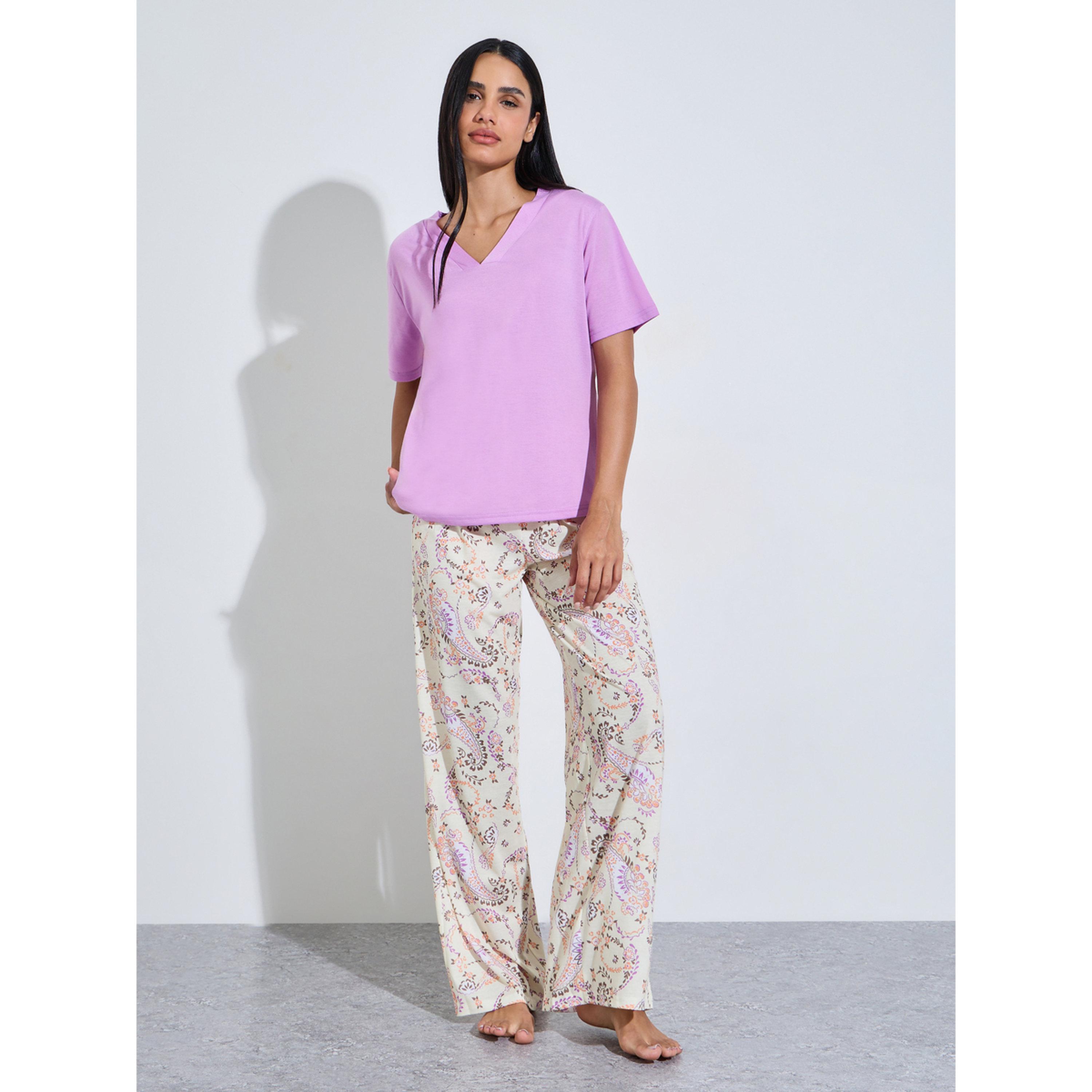 Styli Multi-Color Solid V-Neck T-Shirt and Graphic Print Wide Leg Pants Pyjama Set-women-clothing-nightwear-pyjamas-longsets-image-1