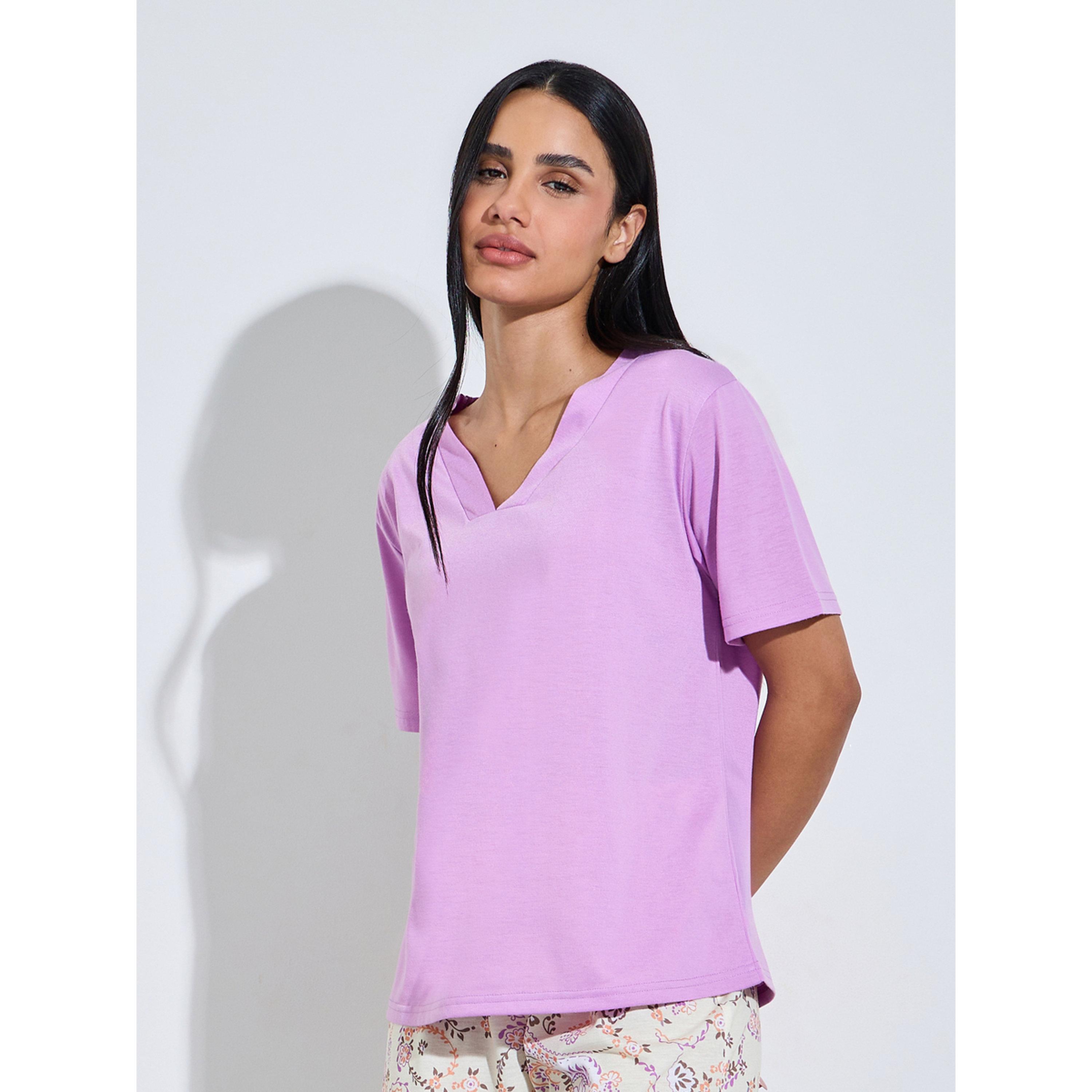 Styli Multi-Color Solid V-Neck T-Shirt and Graphic Print Wide Leg Pants Pyjama Set-women-clothing-nightwear-pyjamas-longsets-image-2