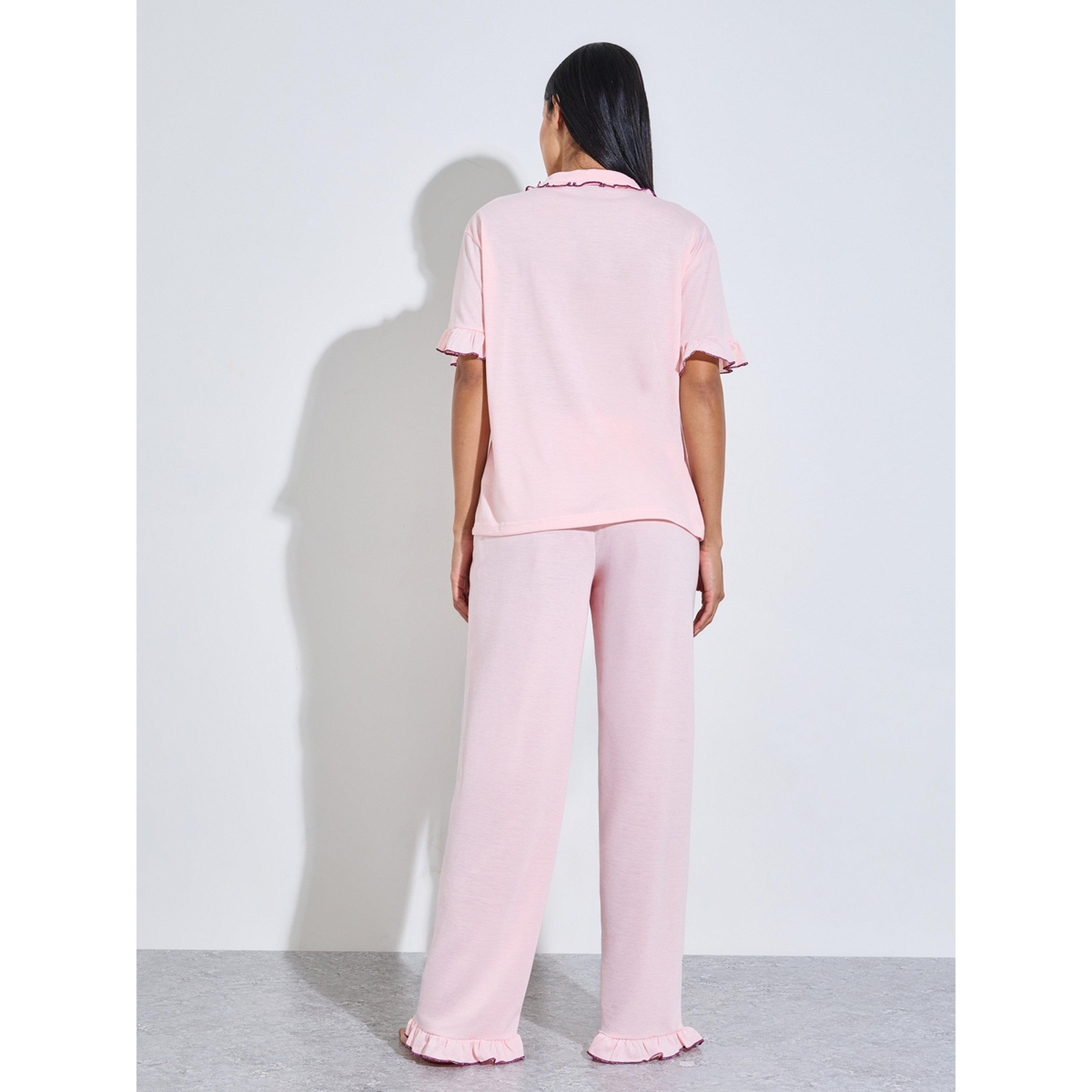 طقم بيجاما من بنطال بأرجل واسعة وبلوزة بتفاصيل مكشكشة وطبعة لون وردي-women-clothing-nightwear-pyjamas-longsets-image-2