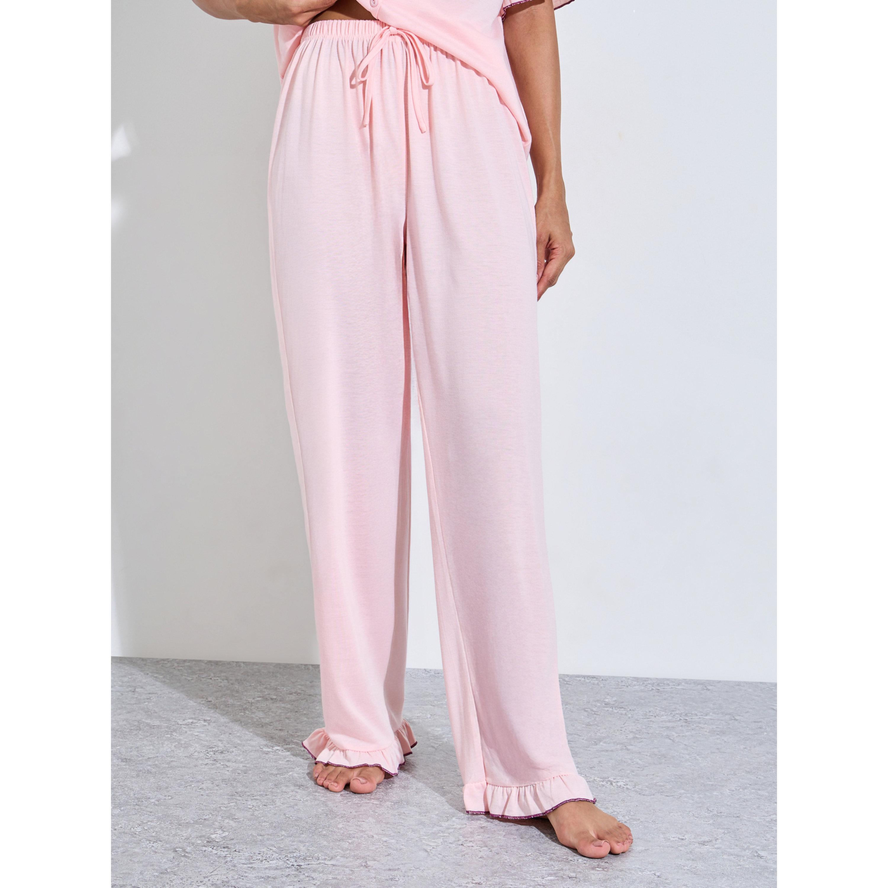 طقم بيجاما من بنطال بأرجل واسعة وبلوزة بتفاصيل مكشكشة وطبعة لون وردي-women-clothing-nightwear-pyjamas-longsets-image-5
